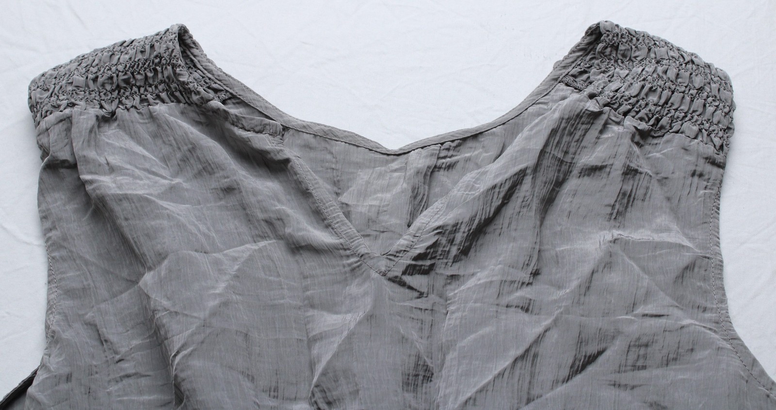 Maurices Women’s Lightweight Crinkle Sleeveless Tank Top CG2 Grey Large NWT
