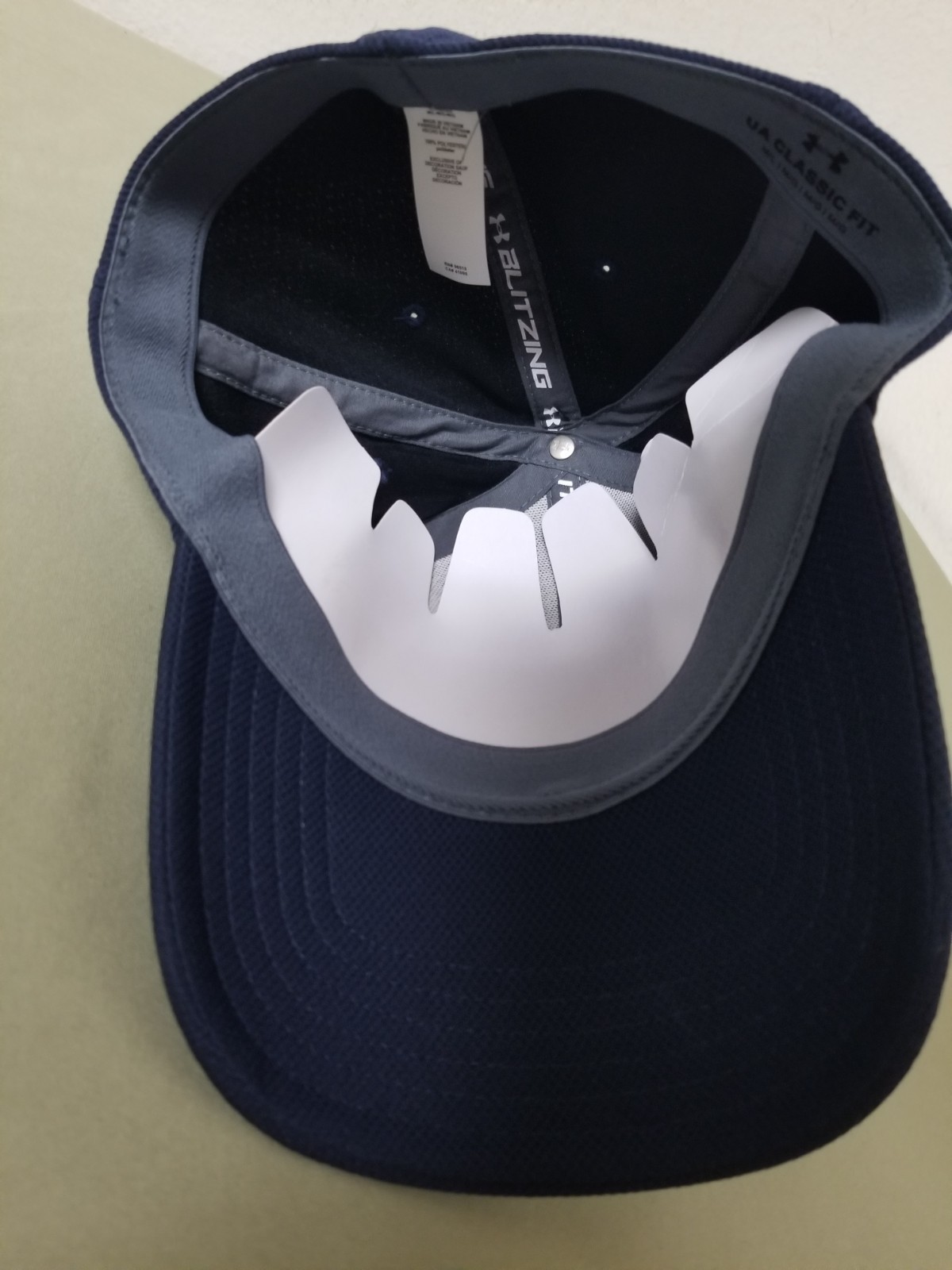 New Under Armour Classic Fit Mens Fitted Baseball cap.
