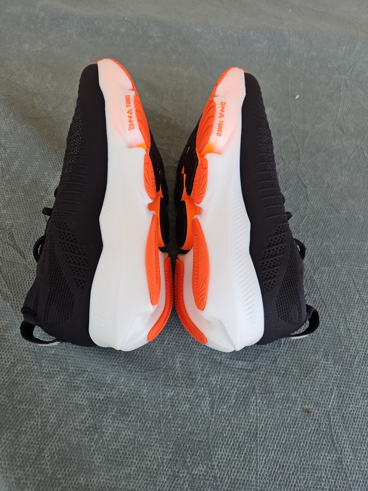 Brooks Glycerin Flex Black/Orange Size 11 Mens Medium Width. New No Box.