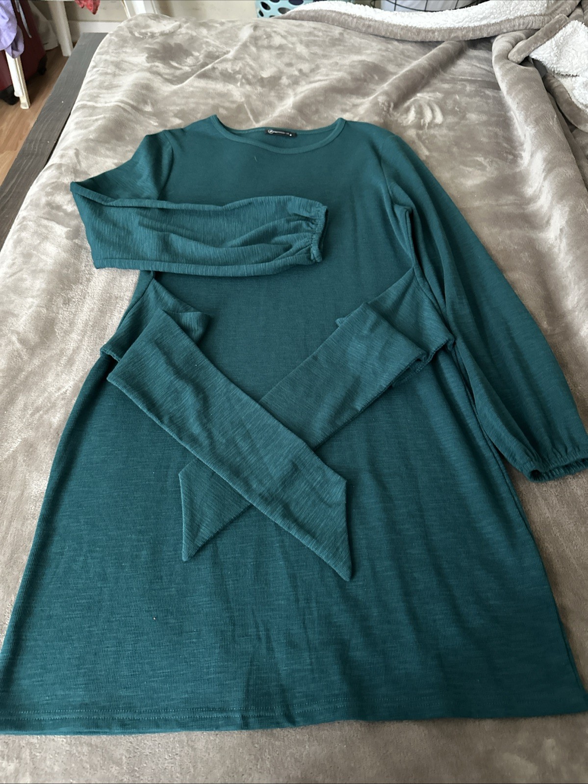 Vestido Mujer Women’s Dress verde manga larga elástico en los puños