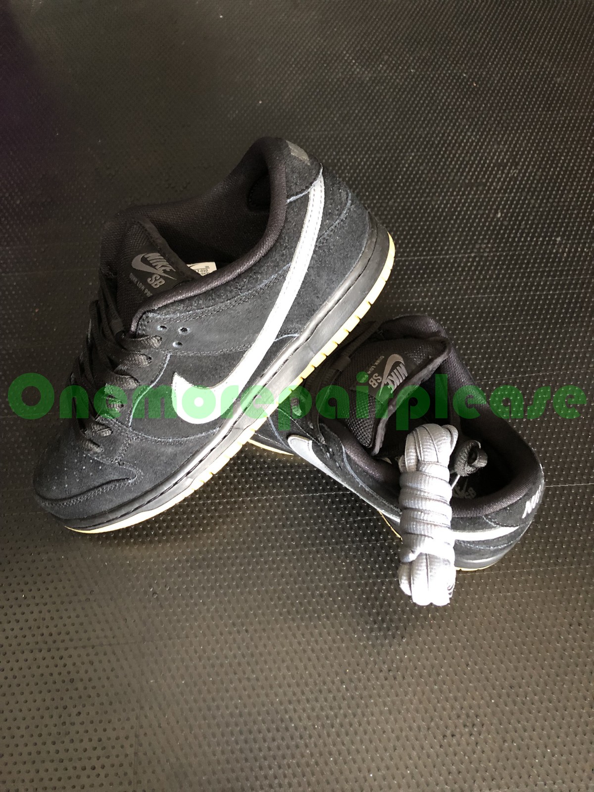 Nike SB Dunk Low Pro BQ6817-010 Black Cool Grey-Black-Black Size 8