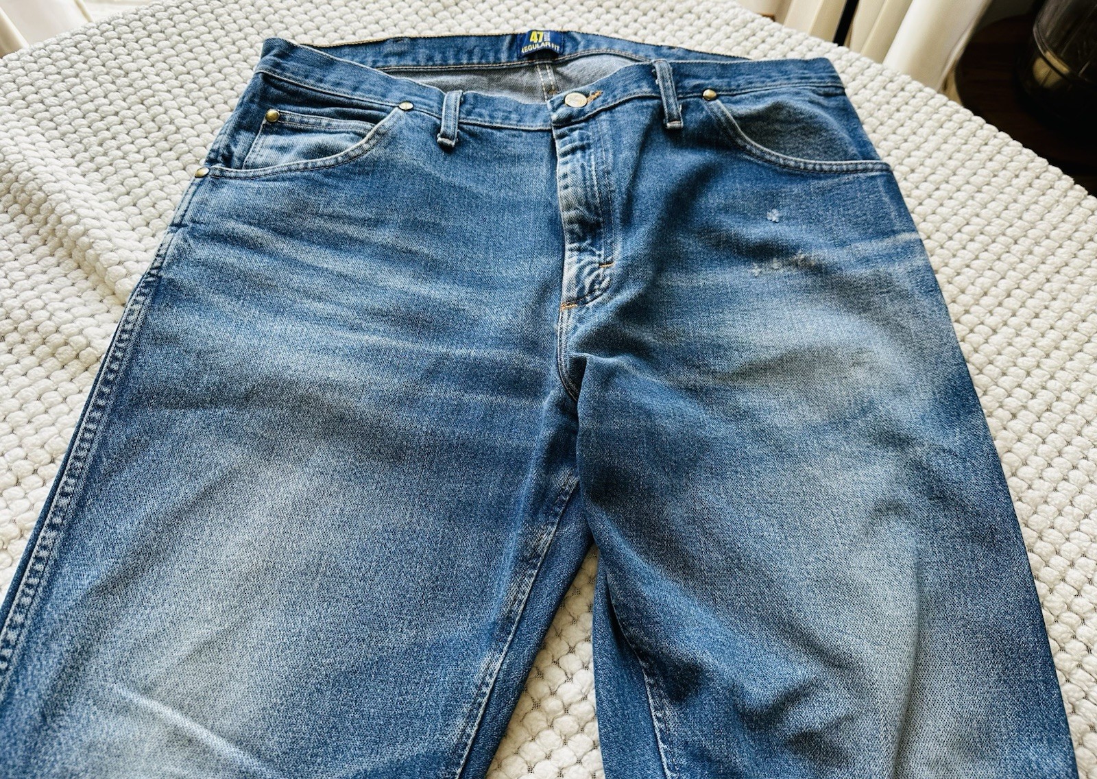 Wrangler 47MWZ Mens 38×30 Distressed Regular Fit Cowboy Denim Blue Jeans