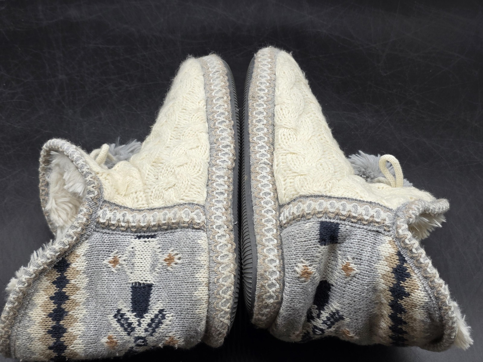 Mukluks Slipper Boots Womens Size 5.5 White Knit Fair Isle Pom Pom House Indoor