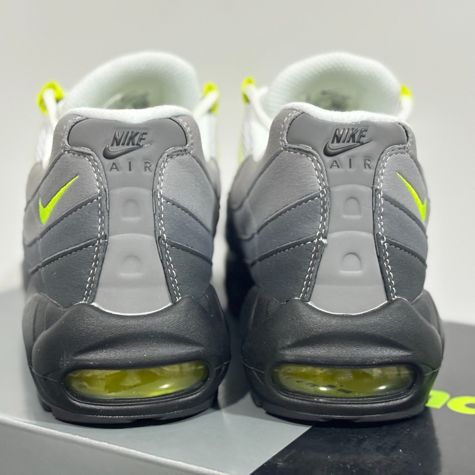 Nike Air Max 95 Men’s CT1689-001 Visible Air Cushion Joggers 🎐