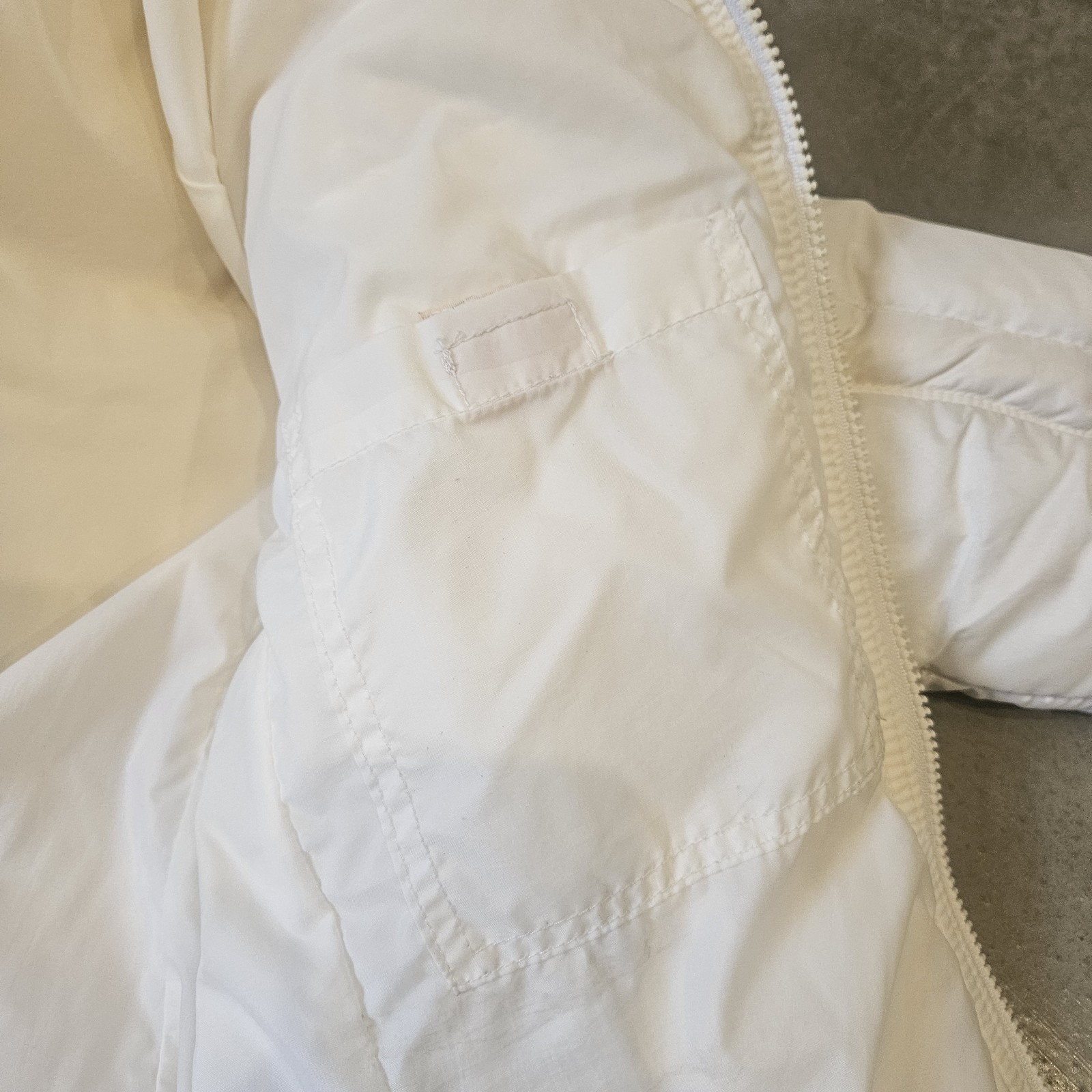 Vintage Tyrolia Women’s White Full-Zip Puffer Jacket w/ Pockets Short Size M