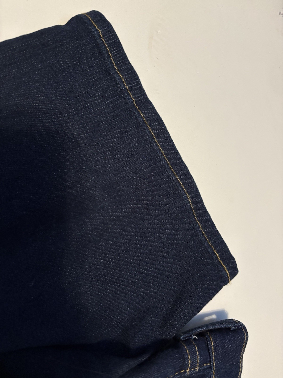 Levi Strauss 559 Men’s 44 x 32 Relaxed Fit Straight Leg Dark Wash Blue Denim