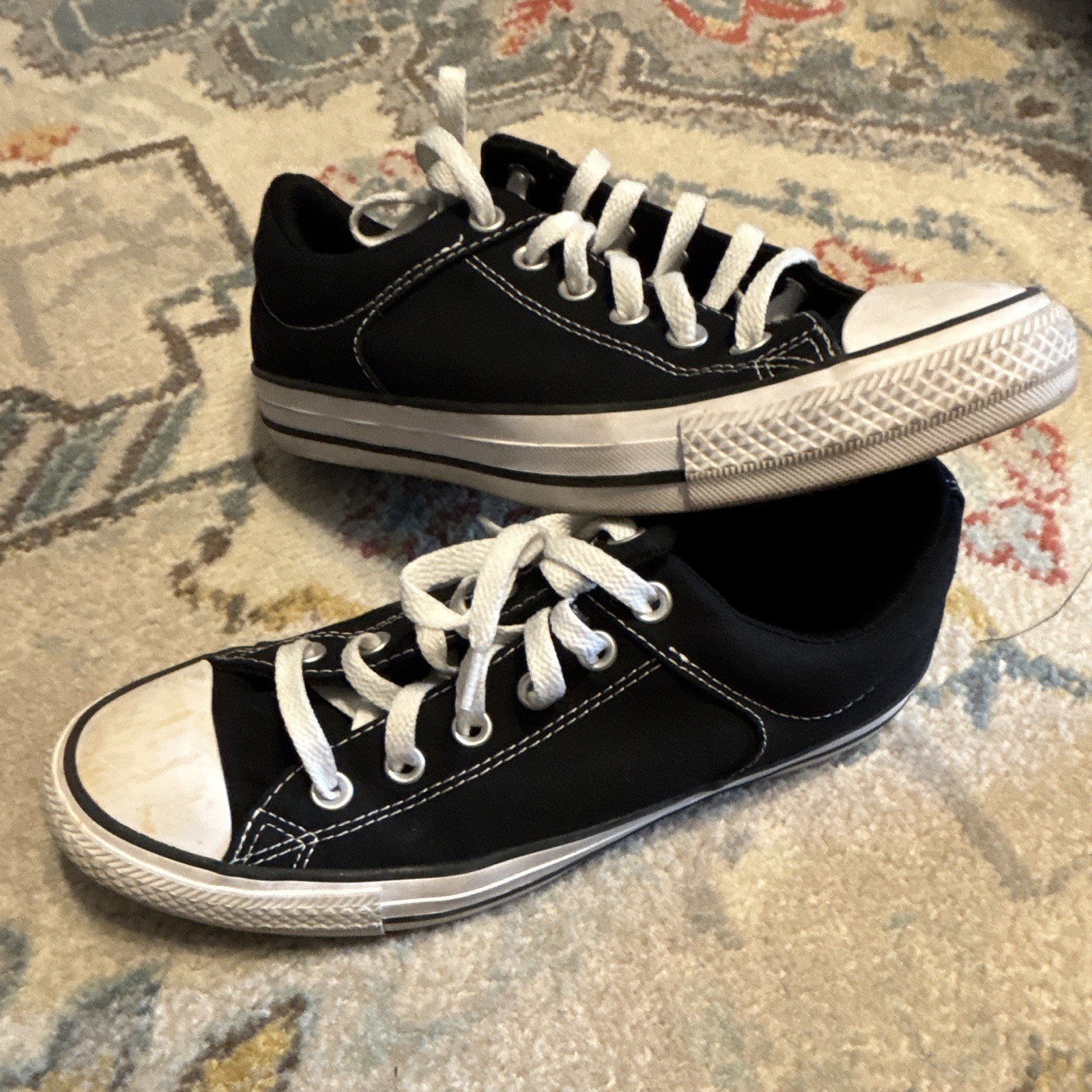Converse Black/White Low Top Lace Up Sneakers Unisex Textile Upper Rubber Sole
