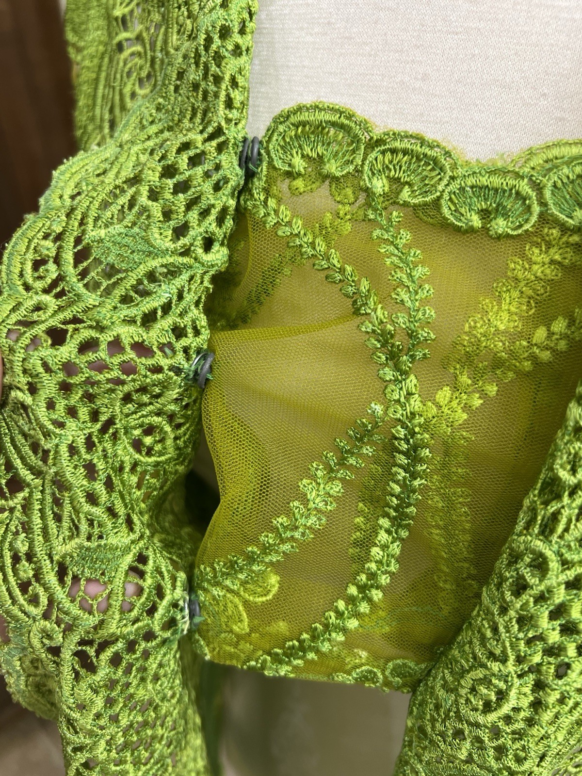 Vtg Whimsical Green Sheer Embroidered Lace Fairycore Boho Glam Open Front Sz M