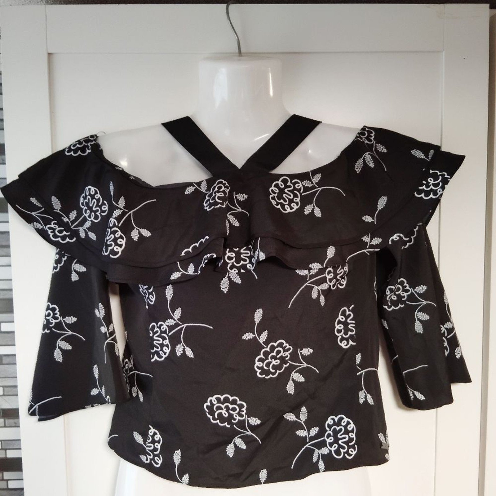 Armani Exchange Flower Design Off The Shoulder Top Size-XS
