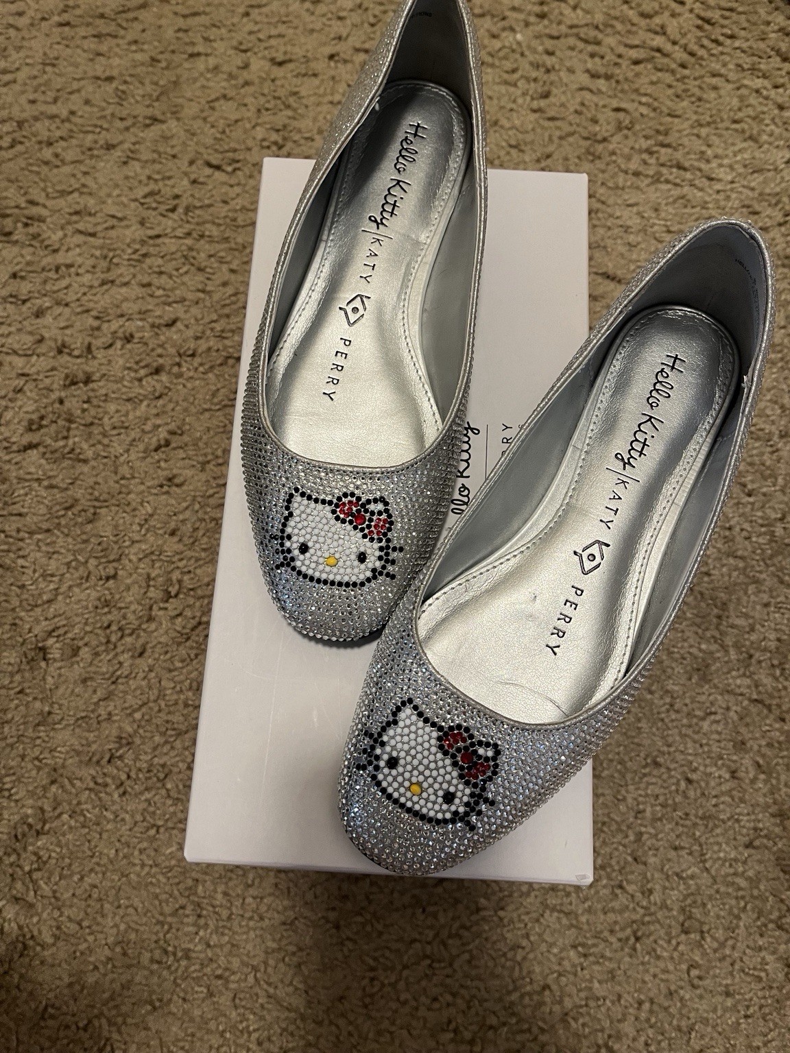Hello Kitty x Katy Perry Crystal Ballet Flats Silver Size 4 New