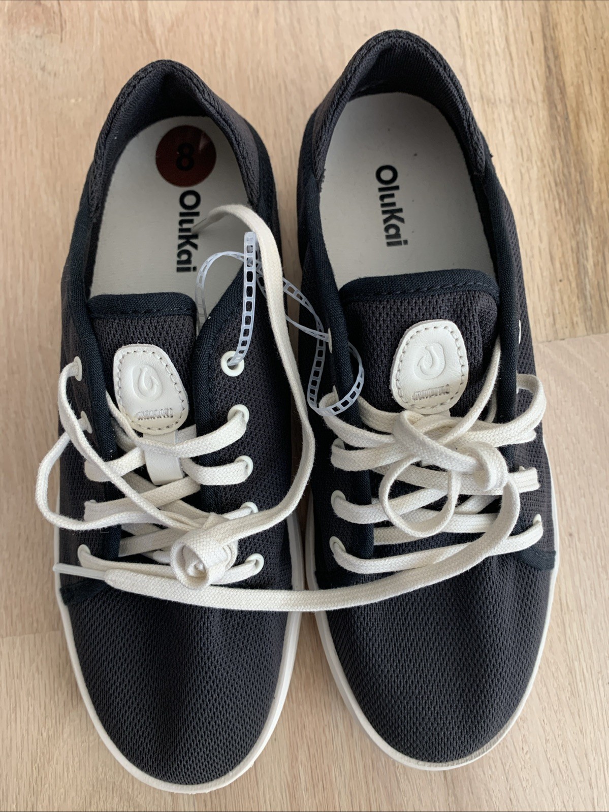 NEW Olukai Pehuea Li black/white sand sneaker mesh shoe lightweight 8