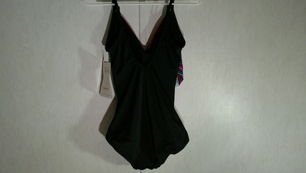 NWT Miracle Brands Embrace Your Curves One Piece Swimsuit Makenna M 8-10
