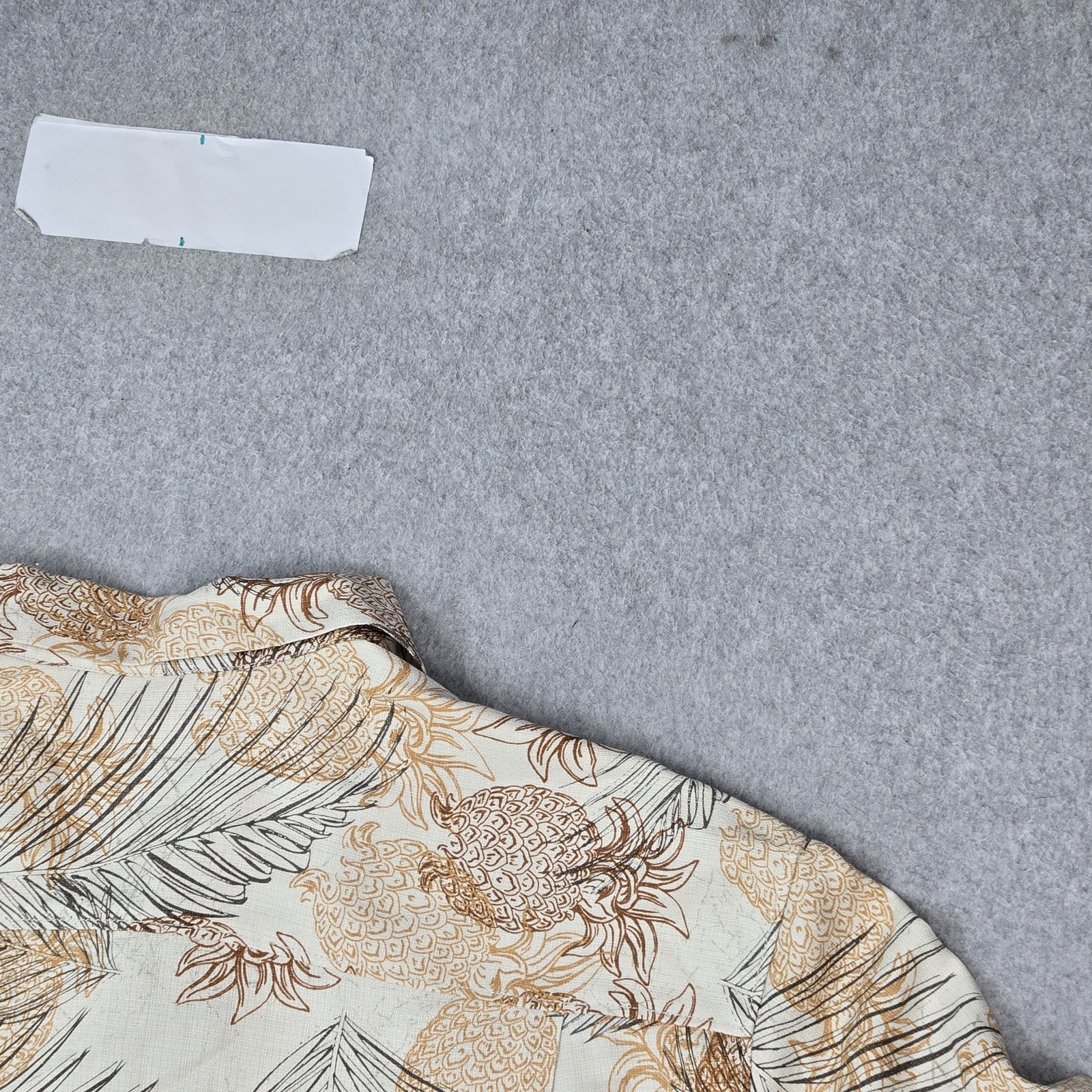Tommy Bahama Men Button Up Shirt L Beige Pineapple Print 100% Silk Hawaiian