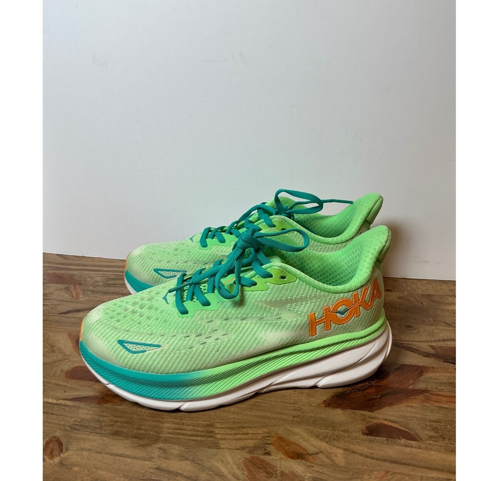 HOKA Clifton 9 Women Running Shoes Size 7D Wide Green Lime Orange 1132210 ZLGL