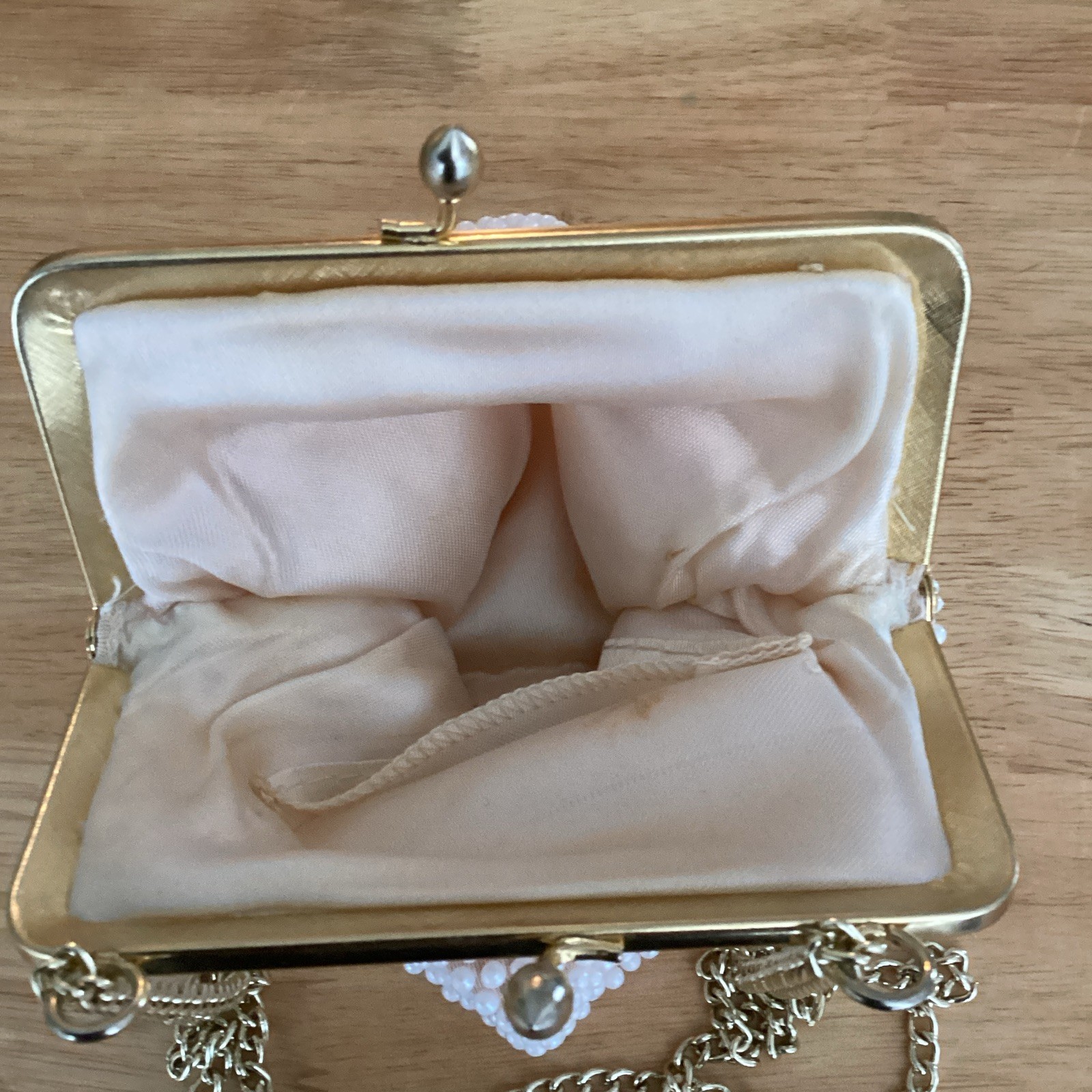 White Beaded Rectangle Evening Shoulder Bag w/ Kiss Lock & Gold Chain Strap