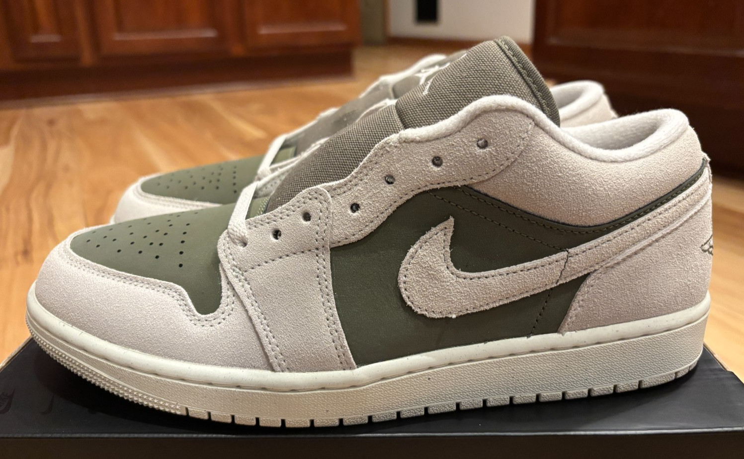 Nike Air Jordan 1 Low SE Medium Olive Light Orewood Brown HV4089 201 Size 8