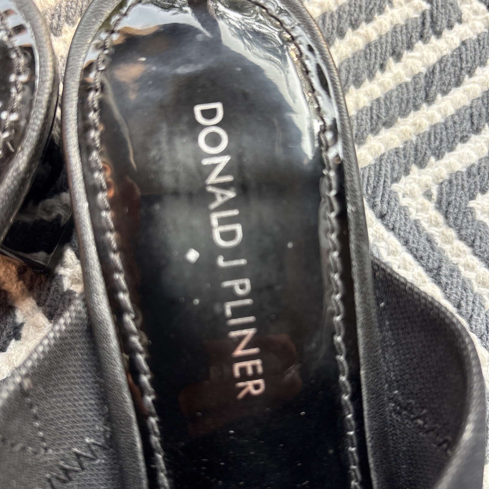Donald J Pliner Mara Black Slip-On Sandals Size 7