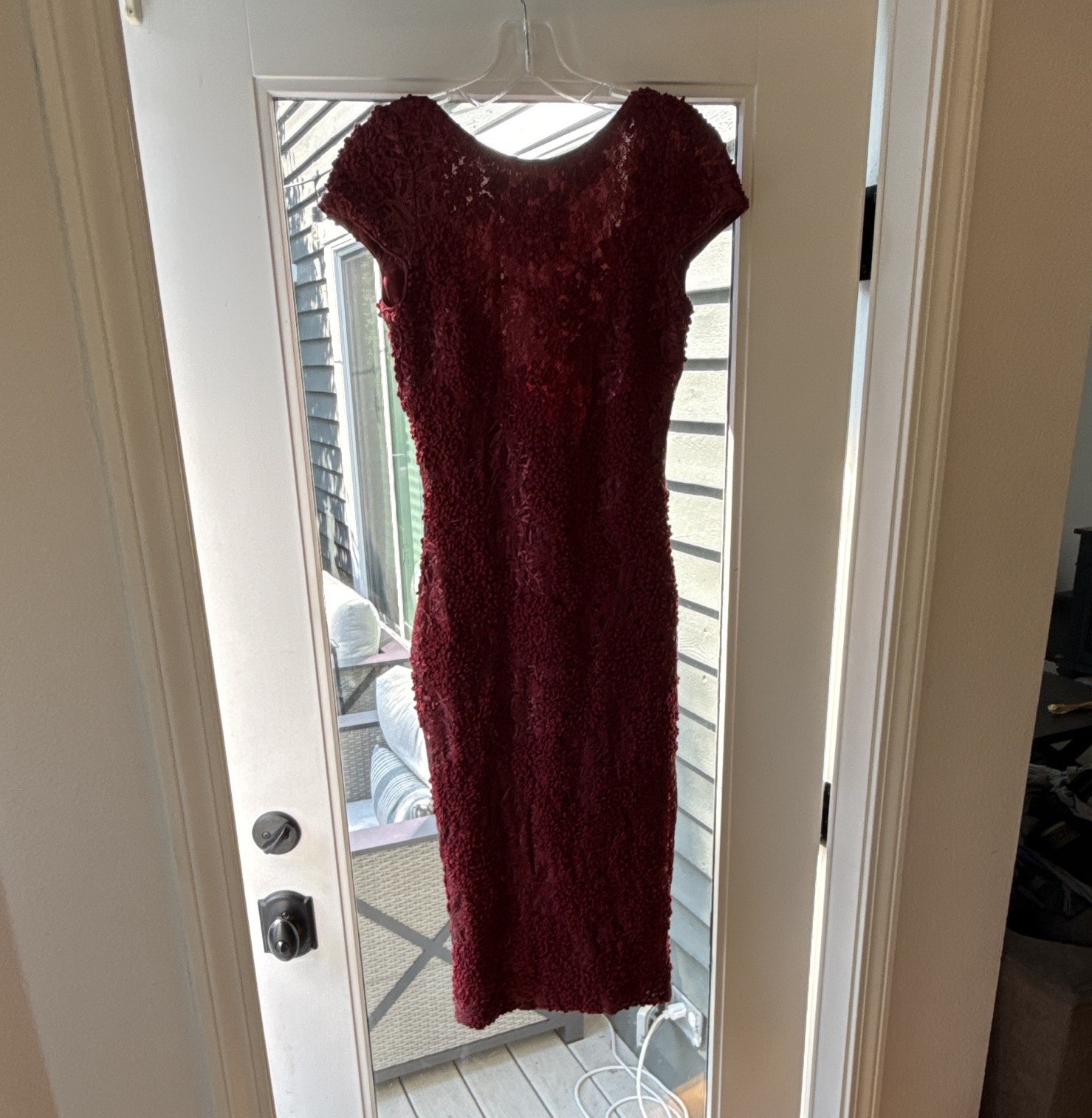 Dress the Population Burgundy Floral Lace Sequin V-Neck Cap Sleeve Sheath M