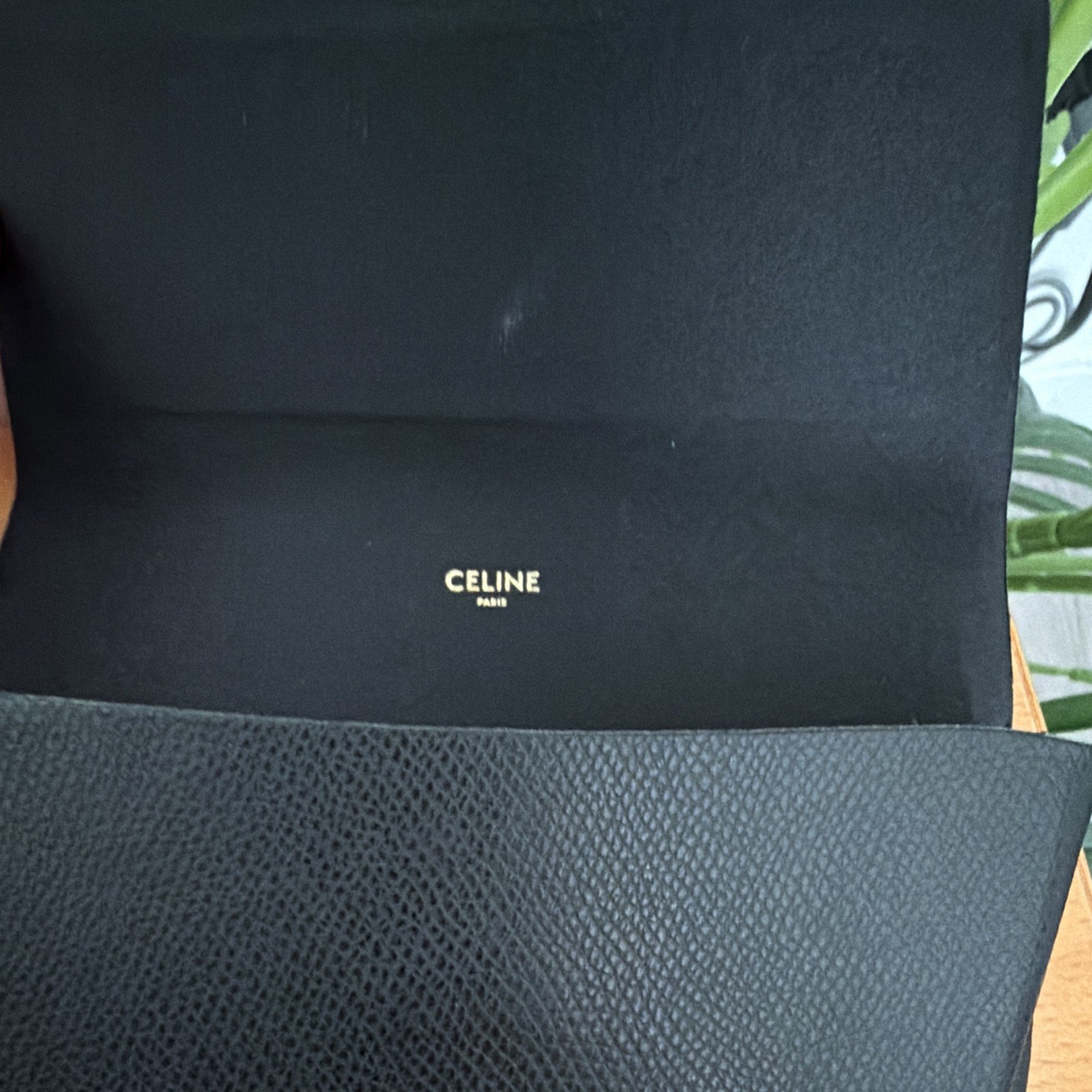 Authentic CELINE CL40194U Triomphe Oval Sunglasses Black Frame UV400