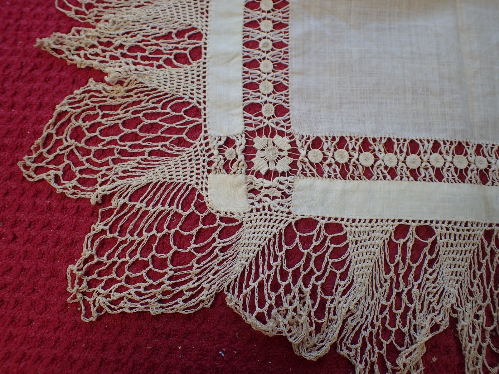 Antique Four (4) 1900 Paris Exposition and Hand Tatting Handkerchiefs