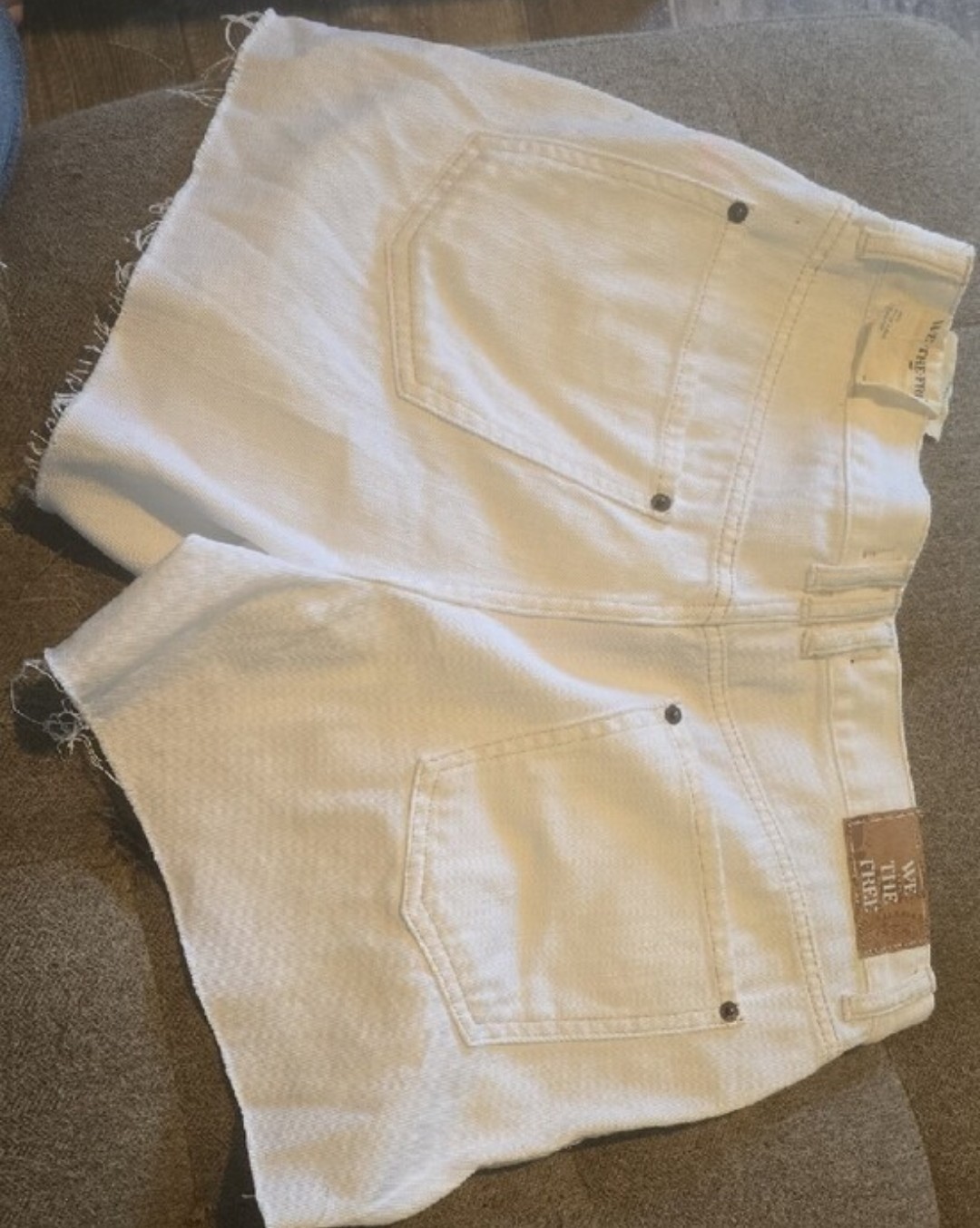 We The Free Button Fly Distressed Raw Hem 100% Cotton White Denim Shorts Size 29