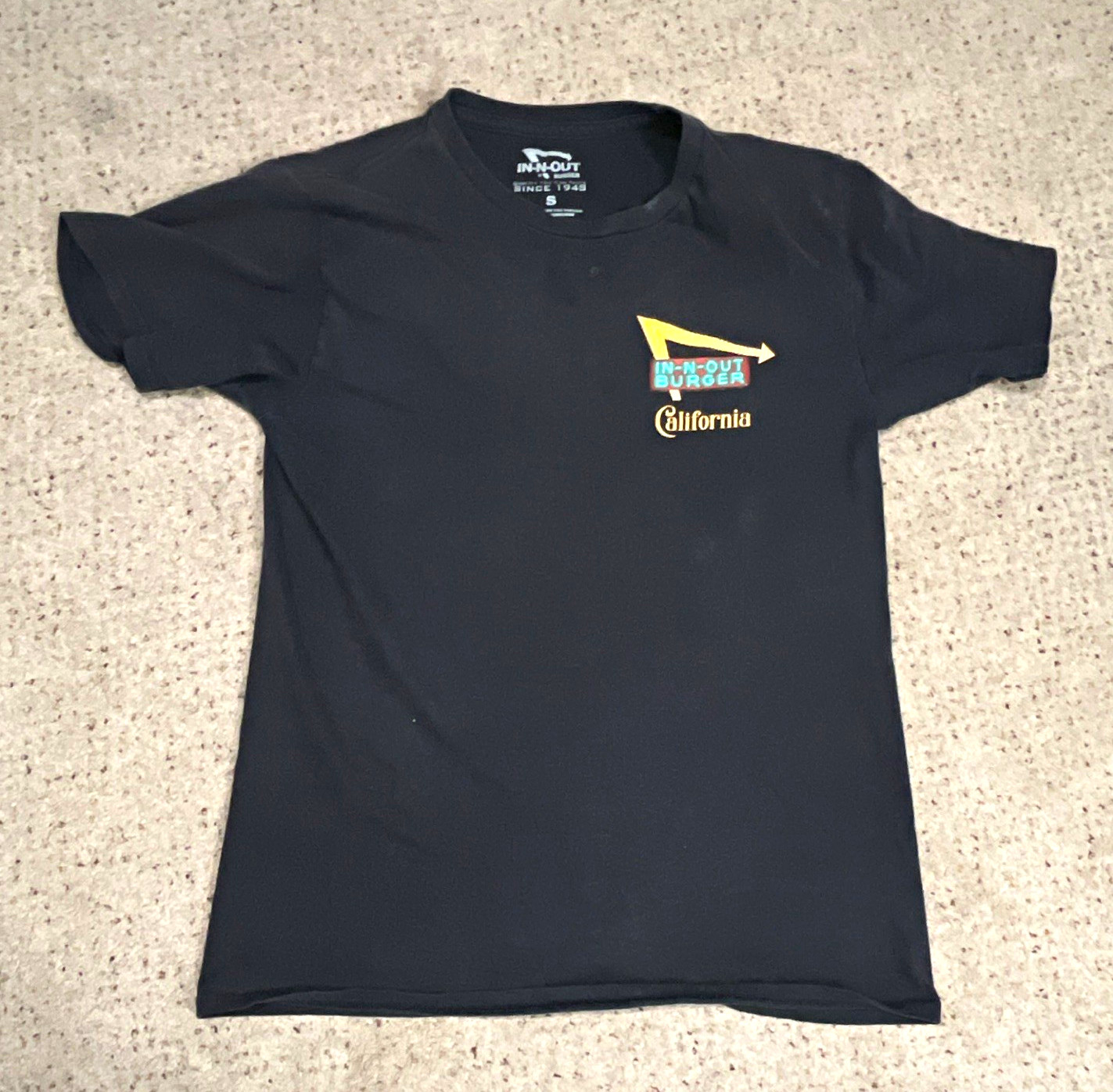 In-N-Out Burger Black Short Sleeve Crew Neck Graphic men’s small T-Shirt