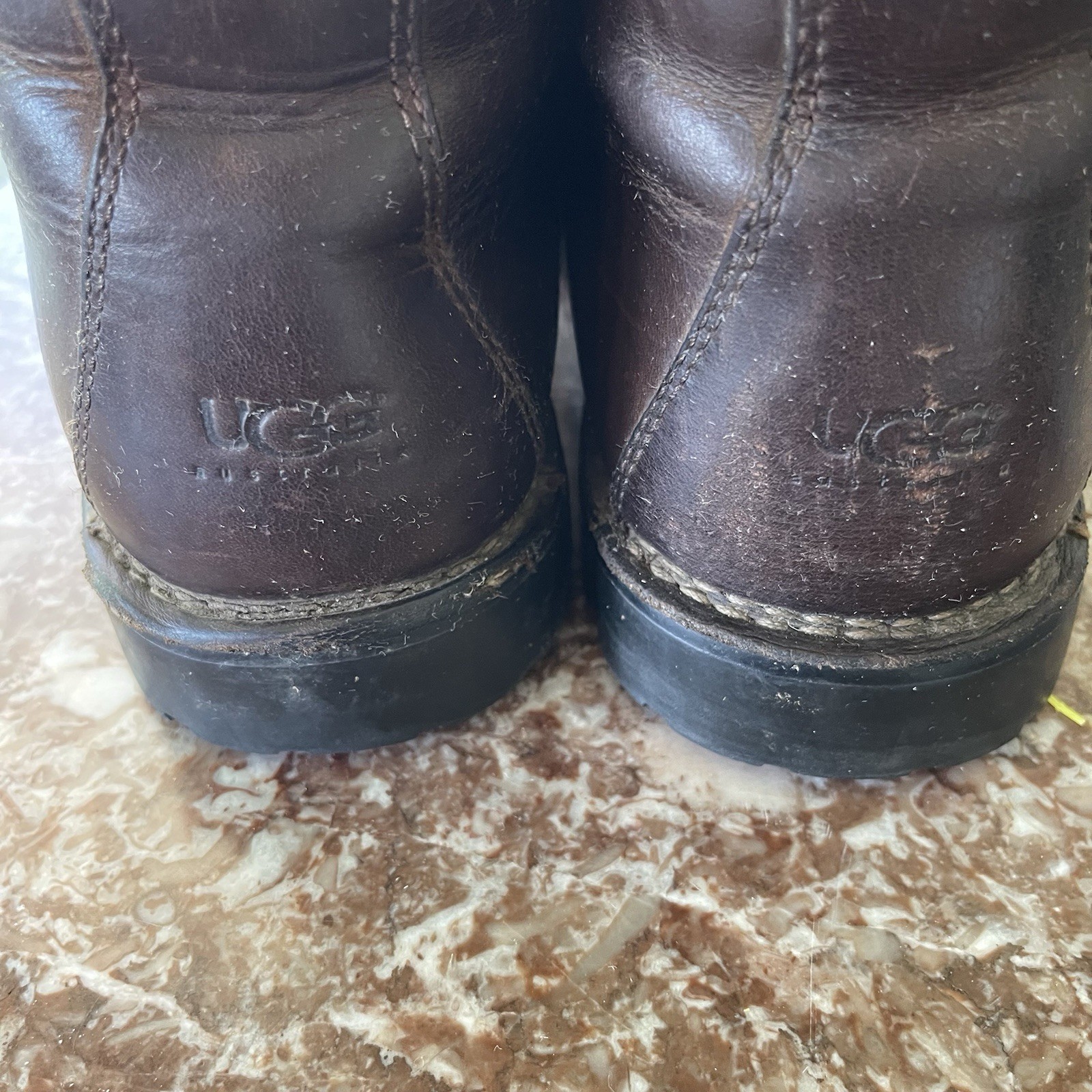 UGG Australia Brown Leather Shearling Lined Chukka Boots Men’s Size 10 US