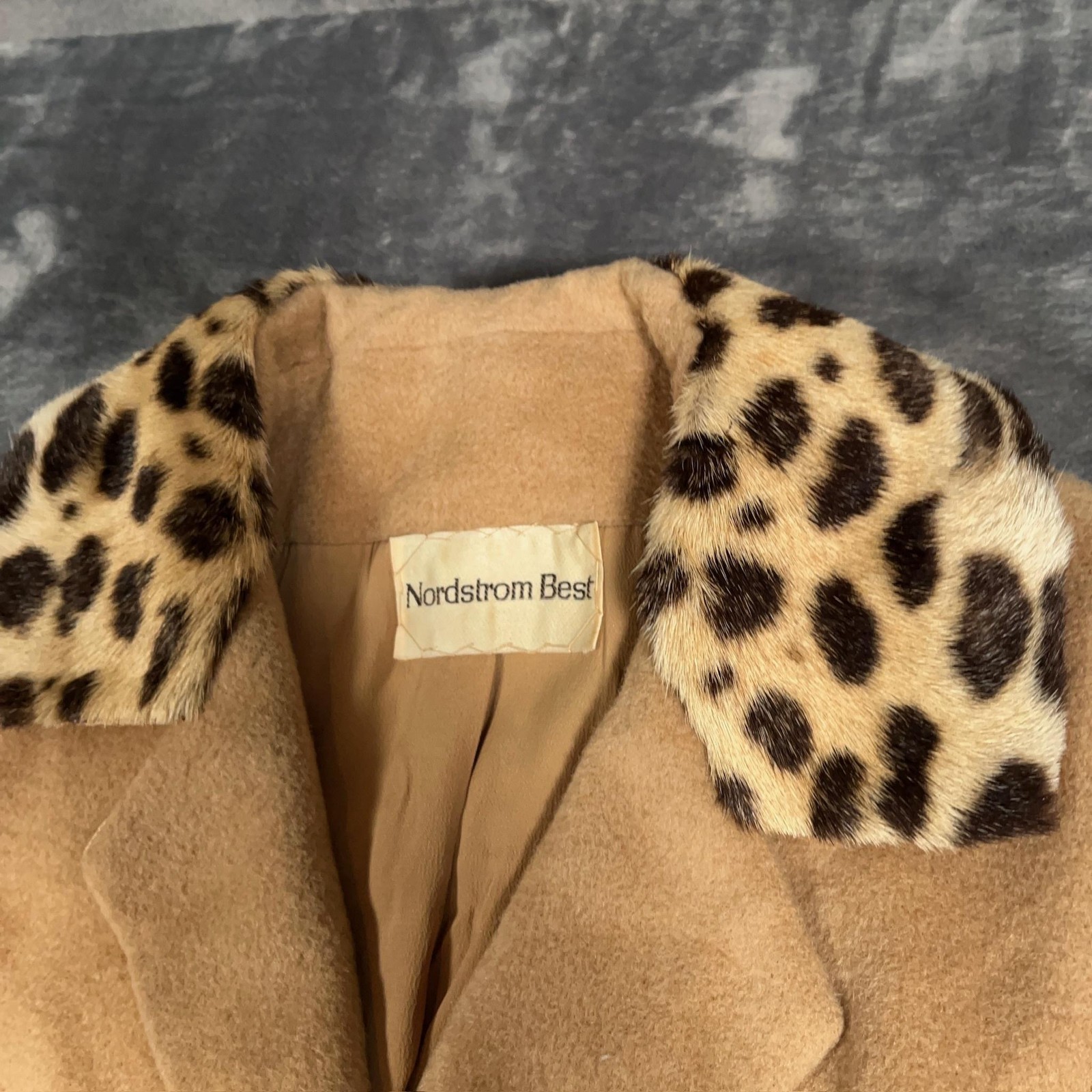 True Vintage Nordstrom Coat Womens Medium Camel Hair Leopard Collar Peacoat 60s