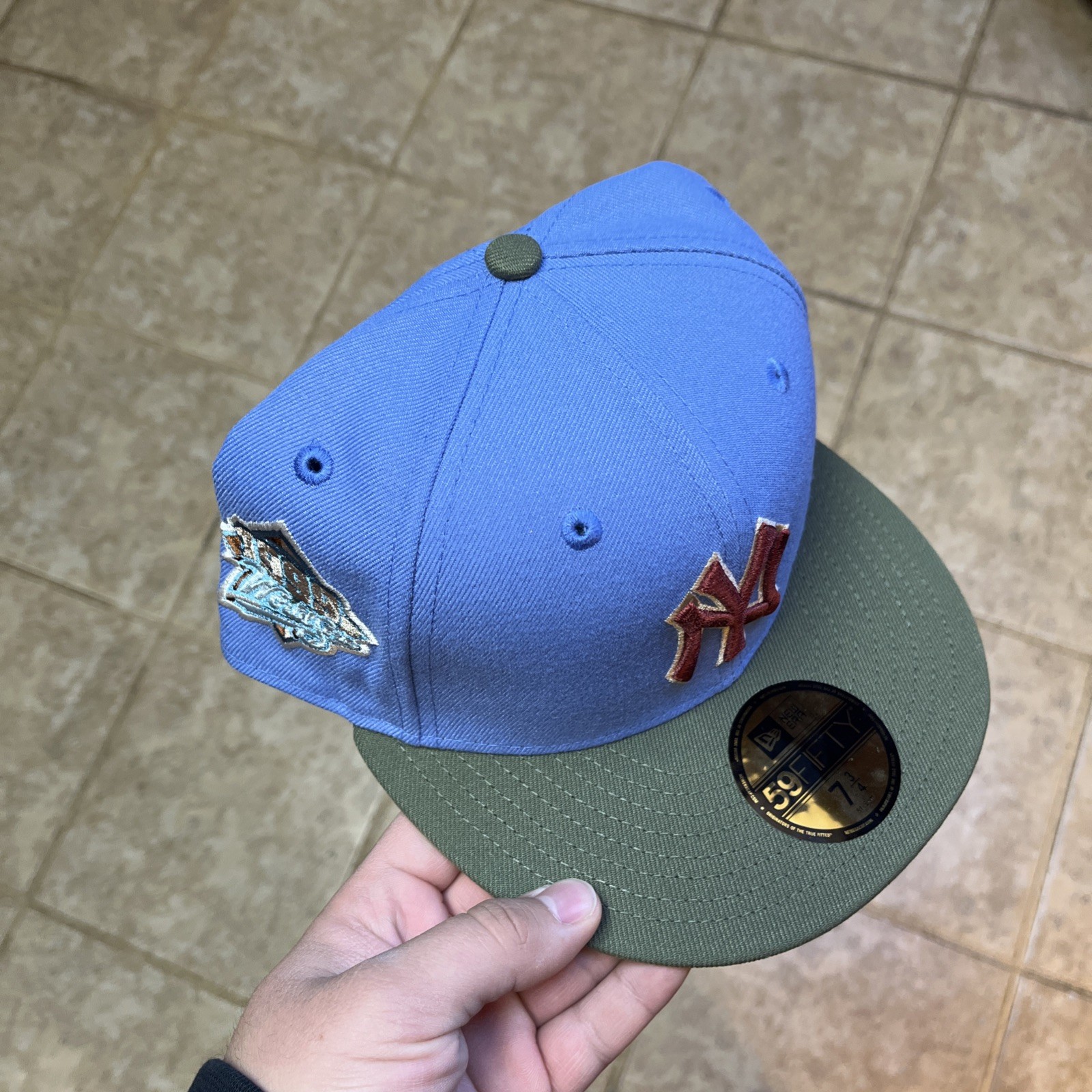 New Era Fitted Hat Club Exclusive 7 3/4 Great Outdoors NY Yankees 1999 WS Patch