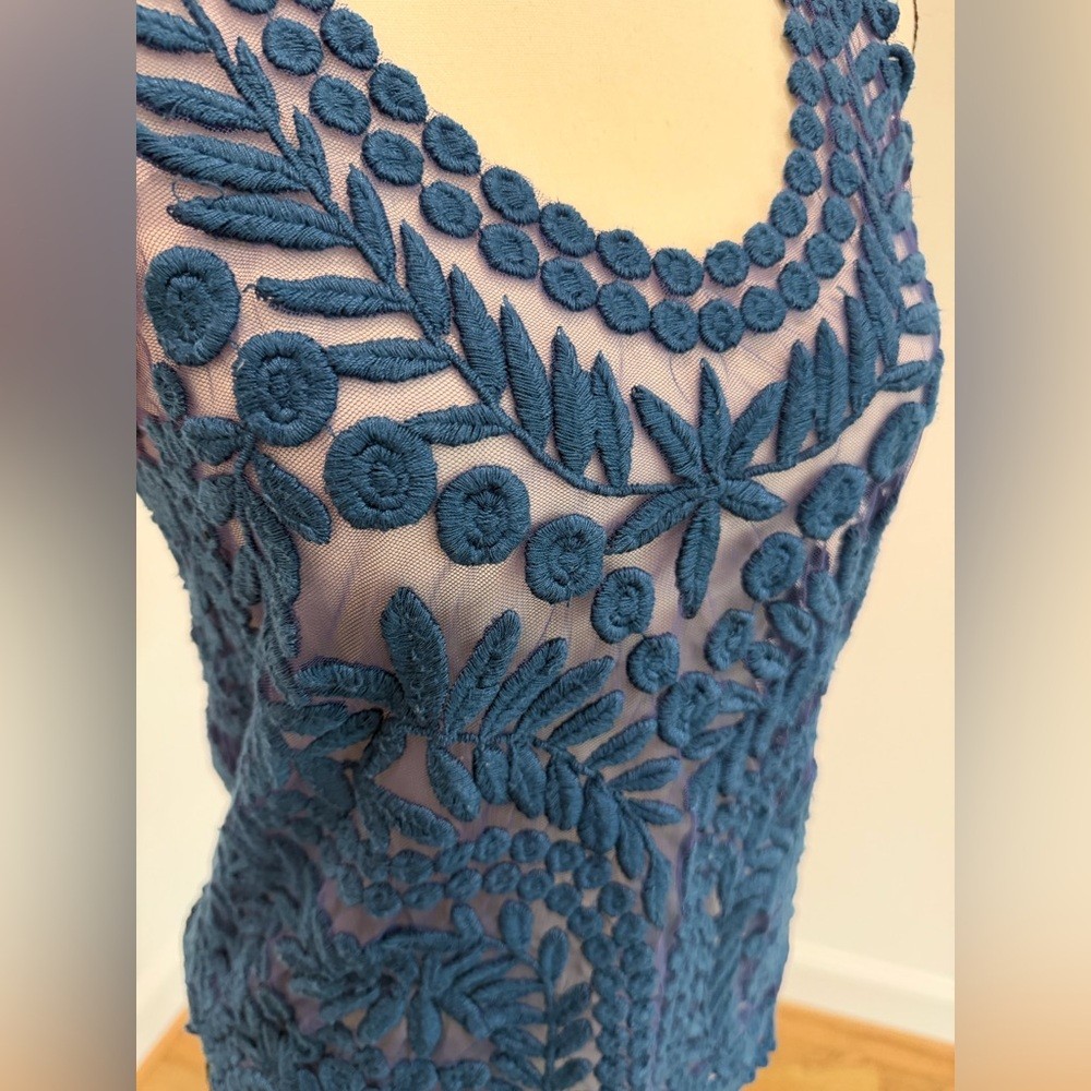 💙 Anthropologie Blue Sheer Embroidered/Textured/Lace Tank Top – Size Small ✨