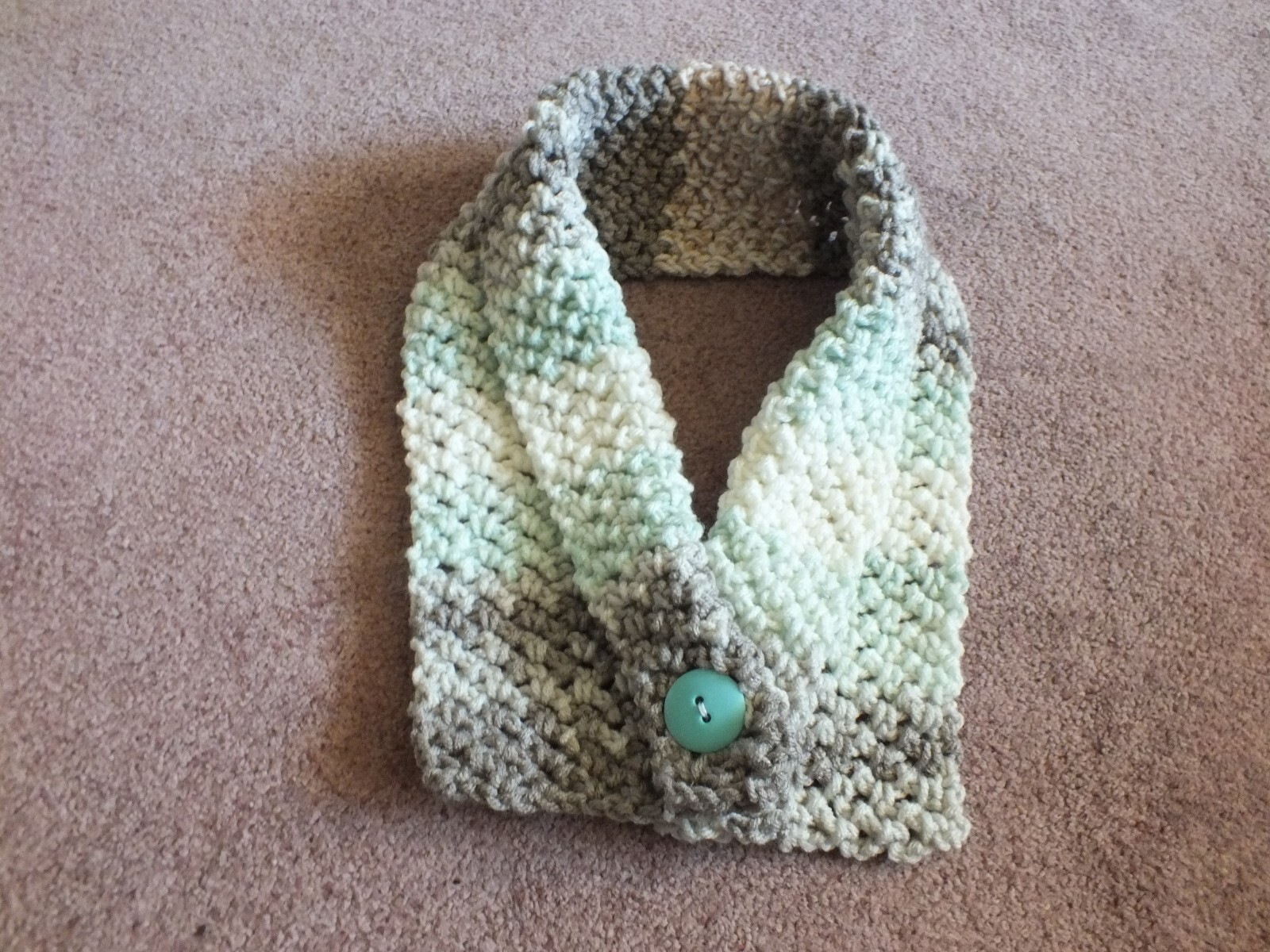 Beautiful New Handmade Crochet Cowl Scarf Button Accent Snap Closure 30″