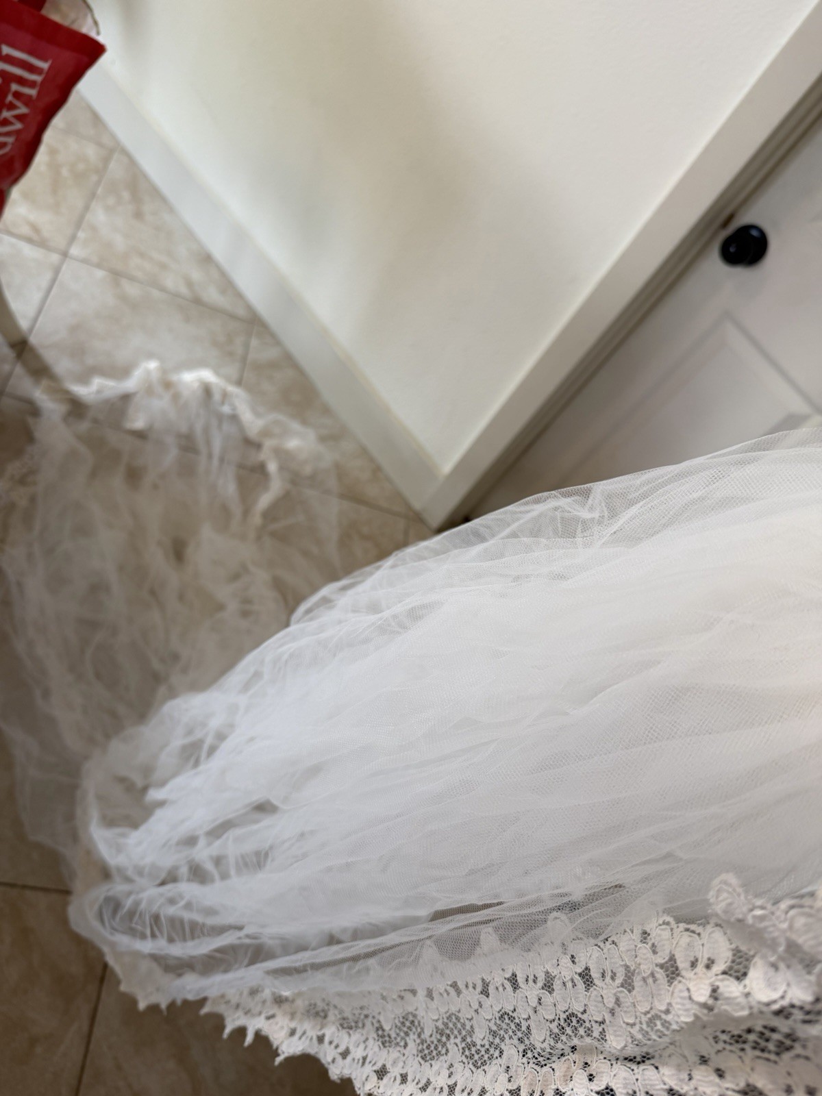 Vintage Lace Trimmed Tulle Long Wedding Veil Head Piece Lace Stunning