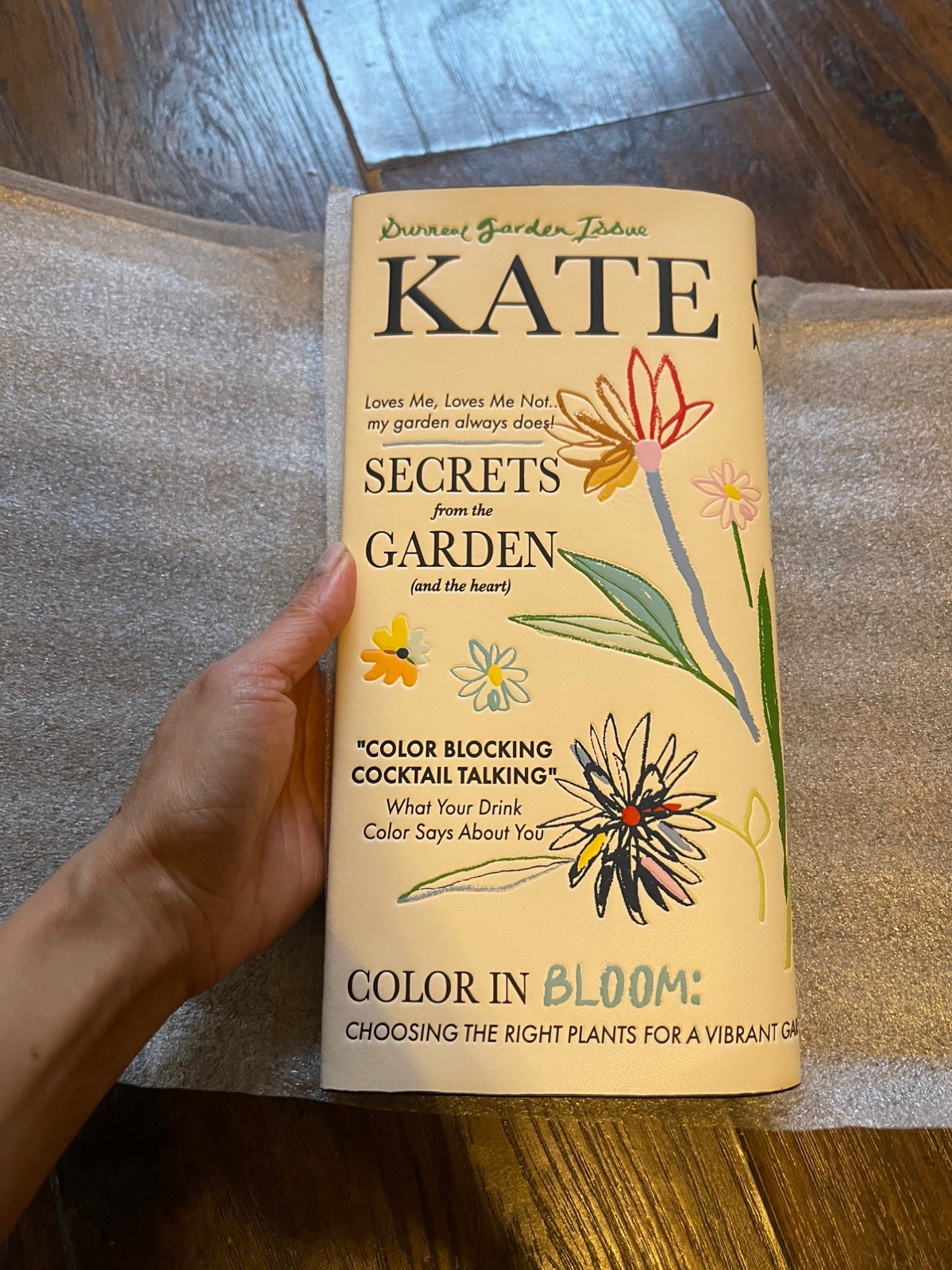 KATE SPADE SPRING GARDEN SECRETS MAGAZINE CLUTCH NWT