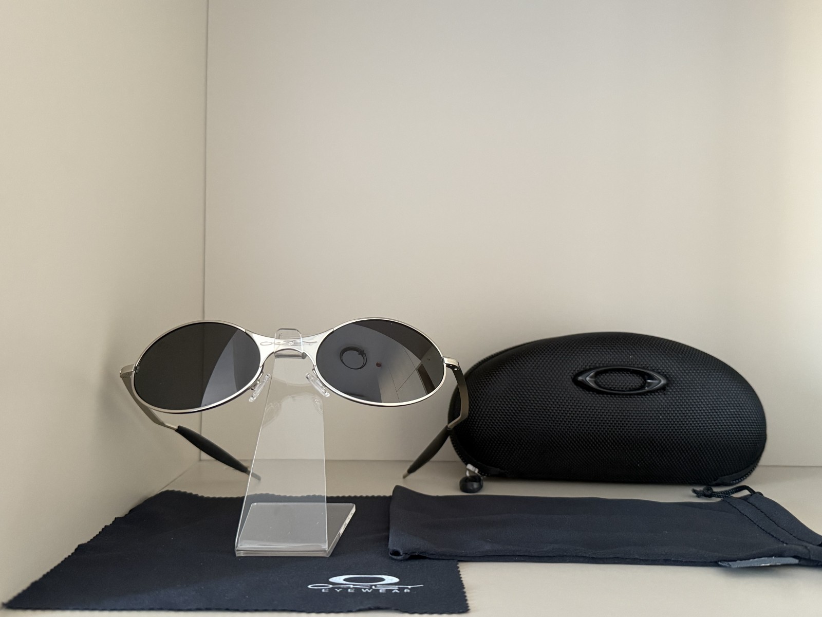 Oakley Vintage C Wire1.0 Sunglasses Sliver Frame Black Lenses