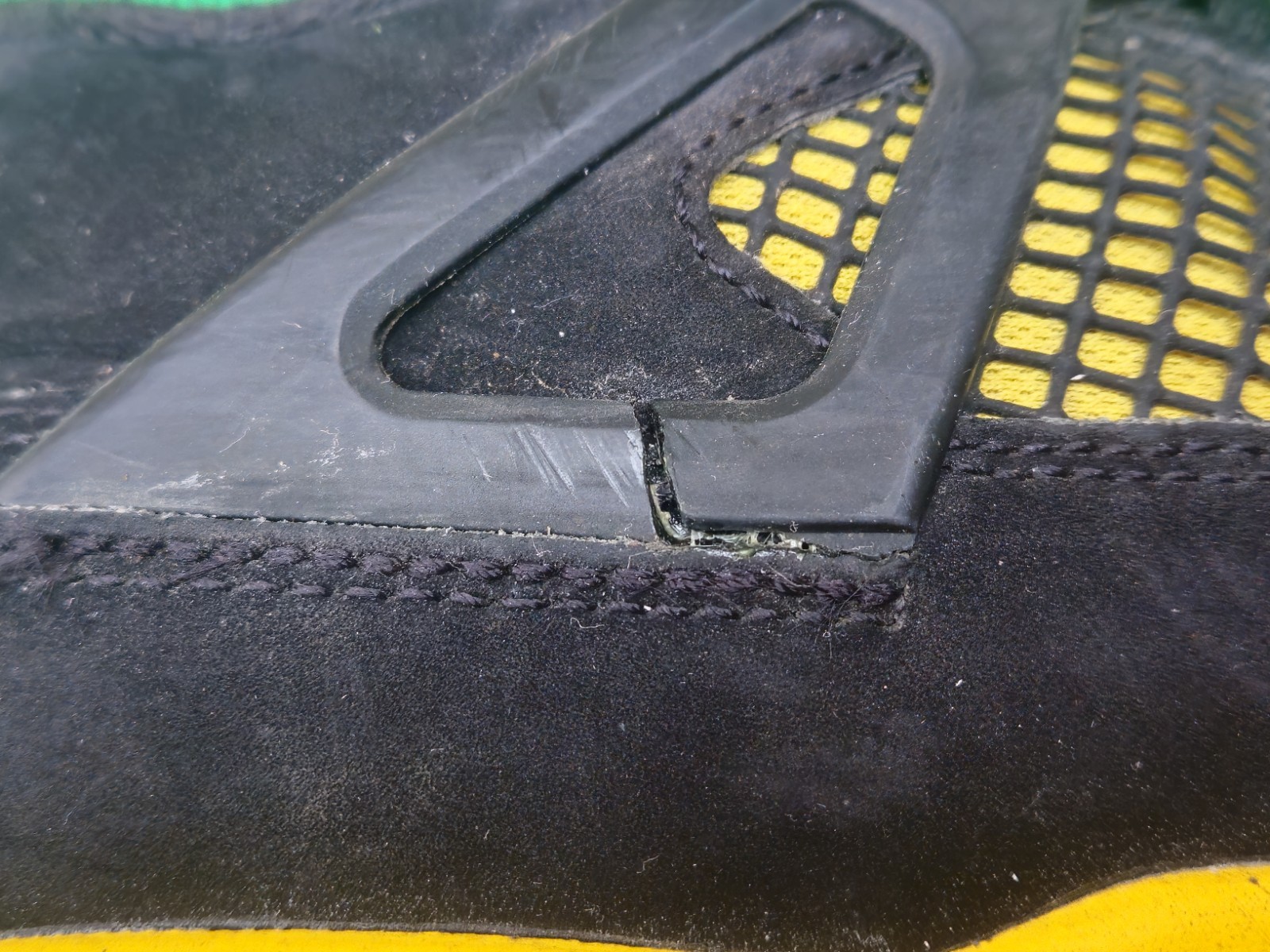 Defects Size 8 Nike Air Jordan 4 Retro Thunder Shoes DH6927-017 Black Yellow