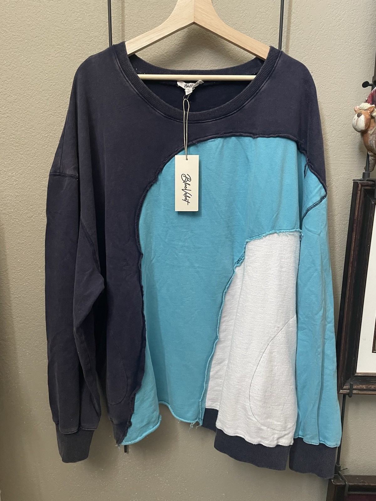 Blue Velvet BNWT oversized sweatshirt (with pockets!!)