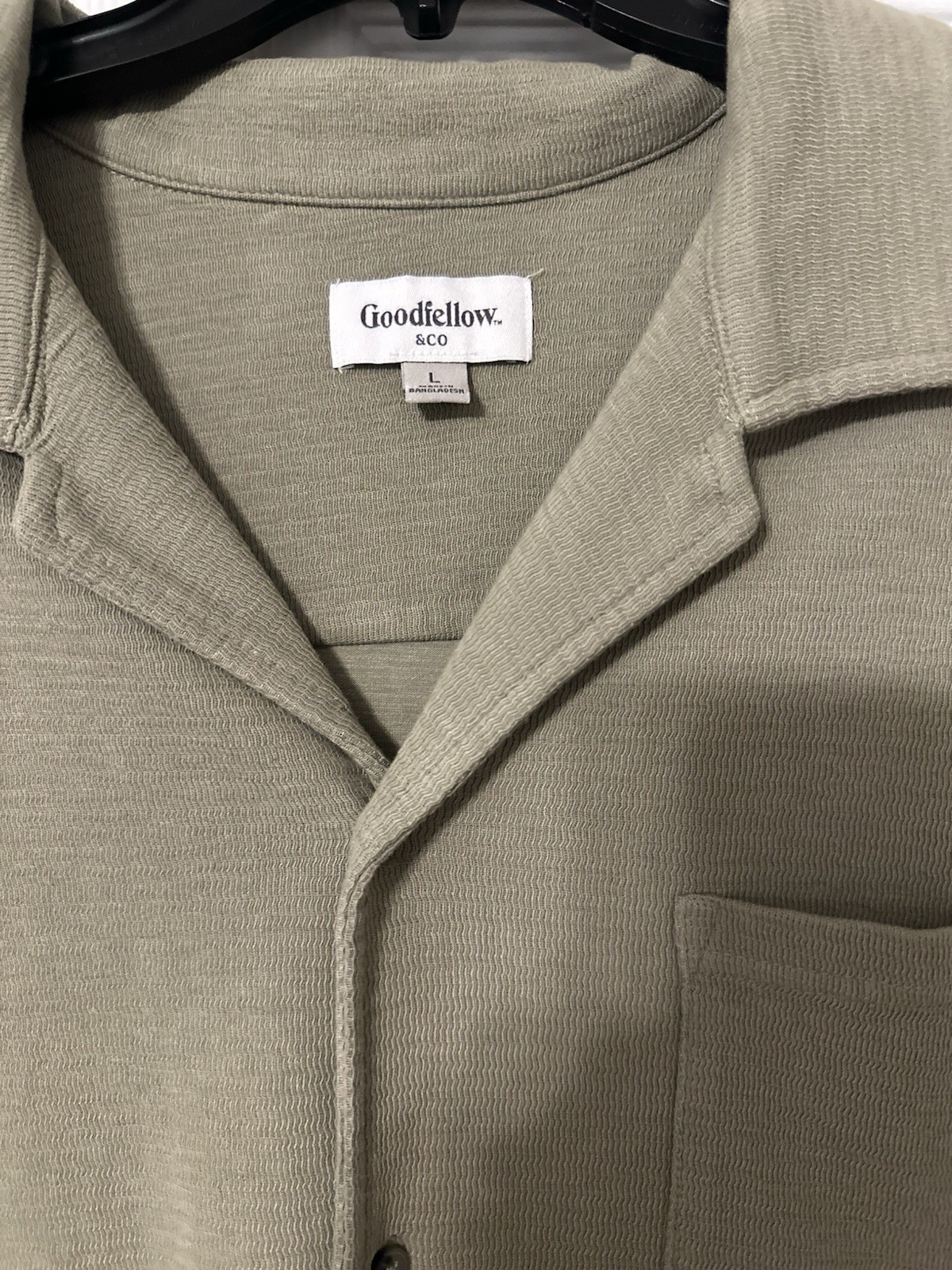 Goodfellow & Co Men’s Green Short Sleeve Button-Up Shirt with Pocket Size Large