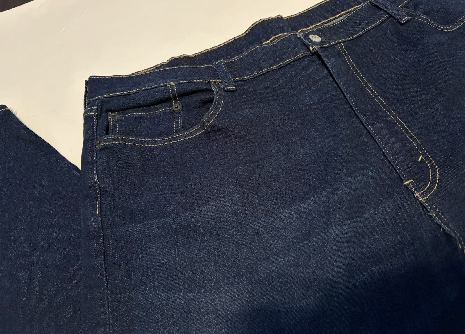 Levi Strauss 559 Men’s 44 x 32 Relaxed Fit Straight Leg Dark Wash Blue Denim