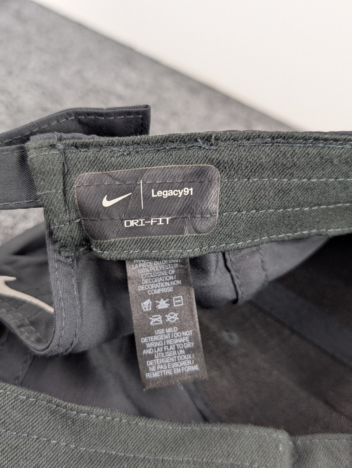 Nike Hat Cap Strap Back Black Swoosh Logo Legacy 91 Lightweight Dri FIT Mens