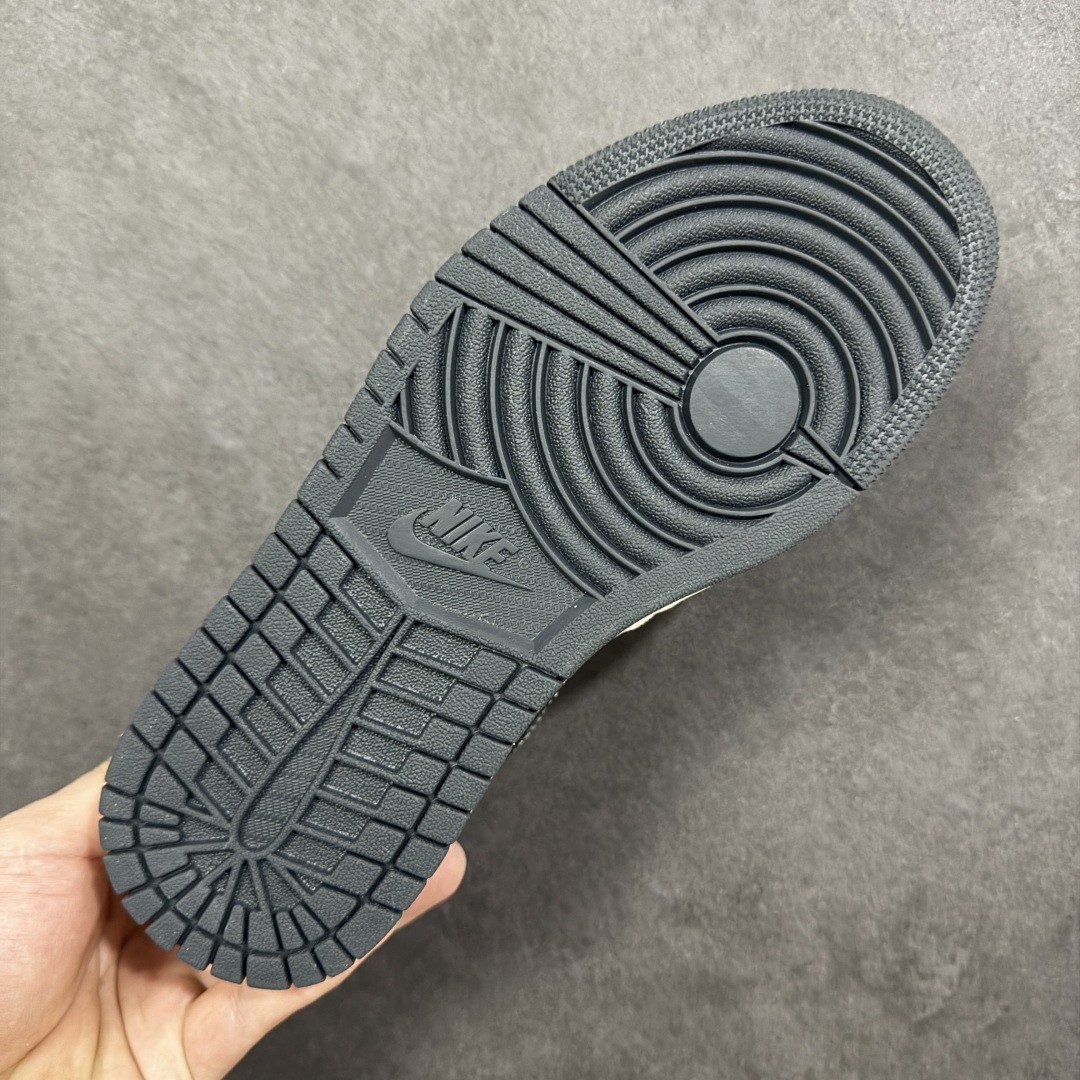 NK AJ 1 Low Se Beaded Swoosh DV1762-001