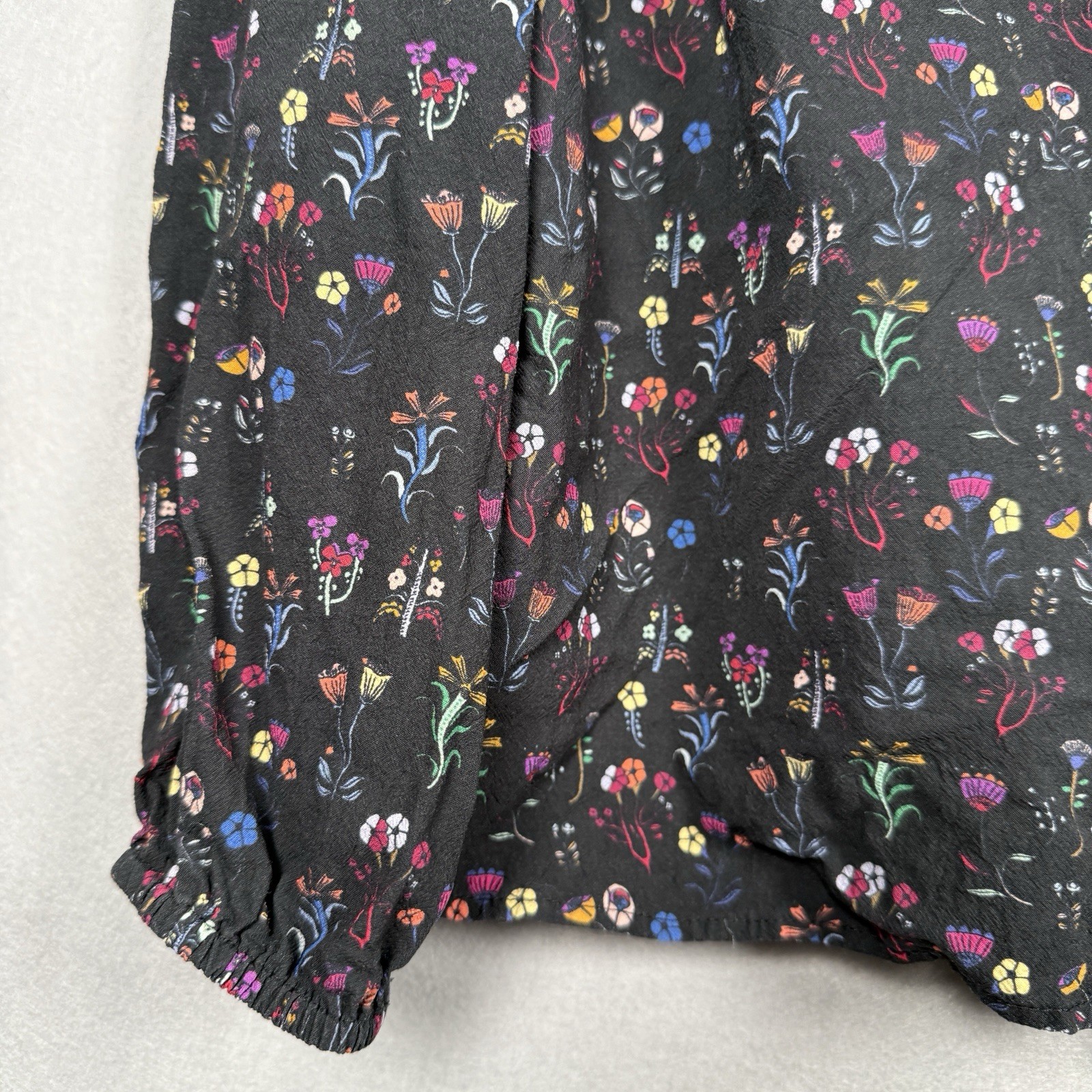Marine Layer Stacy Floral Top Peasant Boho Cottage Dark Fairy Black Flowers Sz M