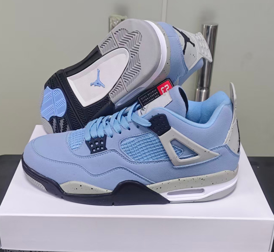 Men’s Jordan 4 Retro “University Blue” Mid Top Basketball Shoes