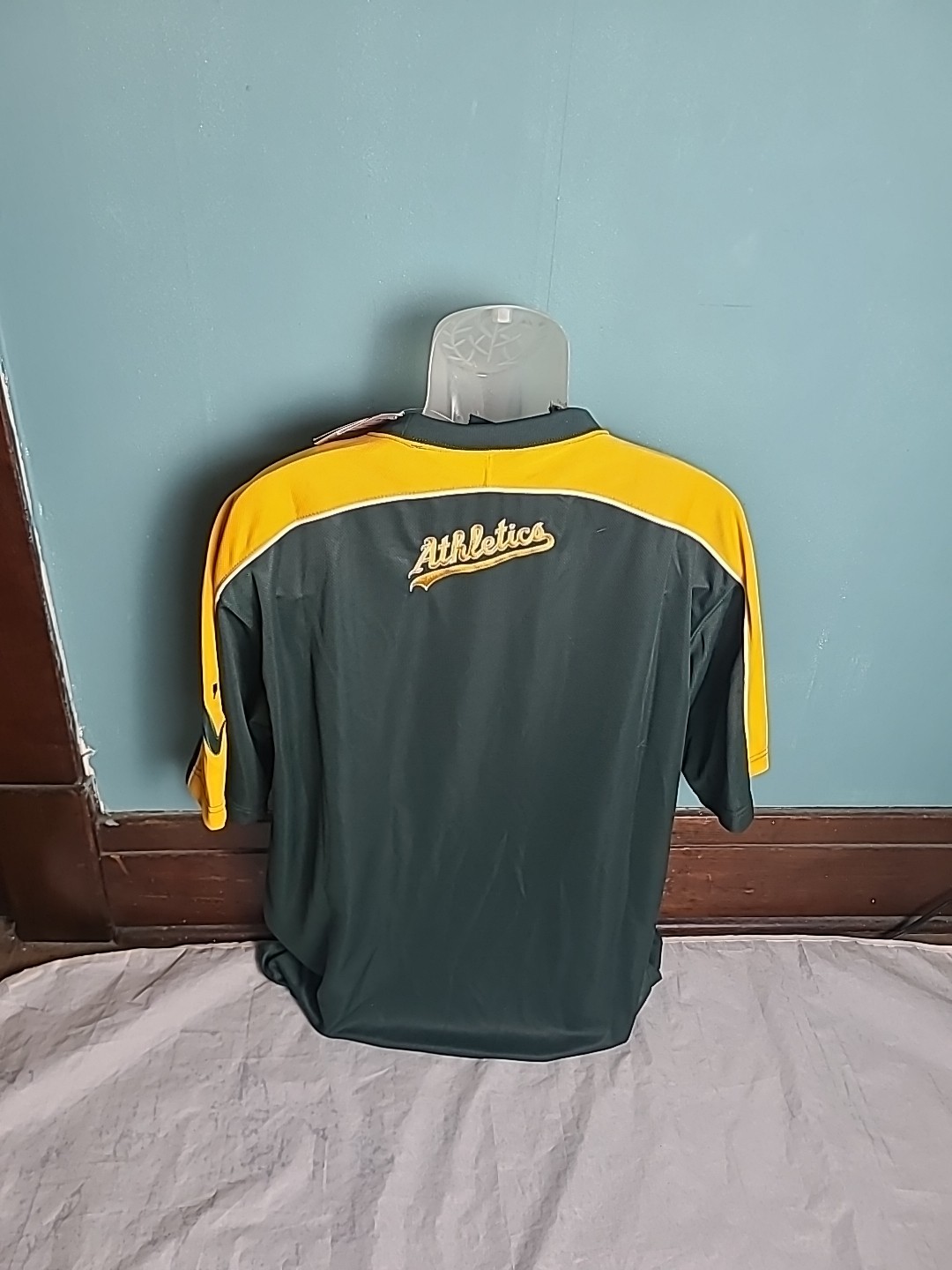 Oakland Athletics A’s Shirt Men’s Large L MLB Stitches NWT Embroidered Logo