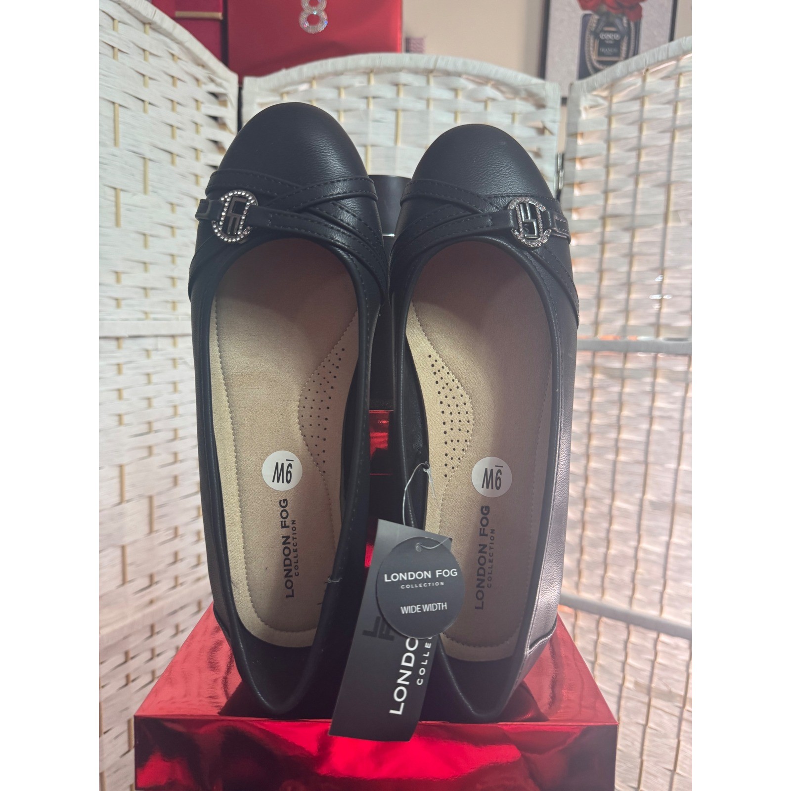 London Fog Wide Width Black Comfort Flats Rhinestone Accent Size 9W