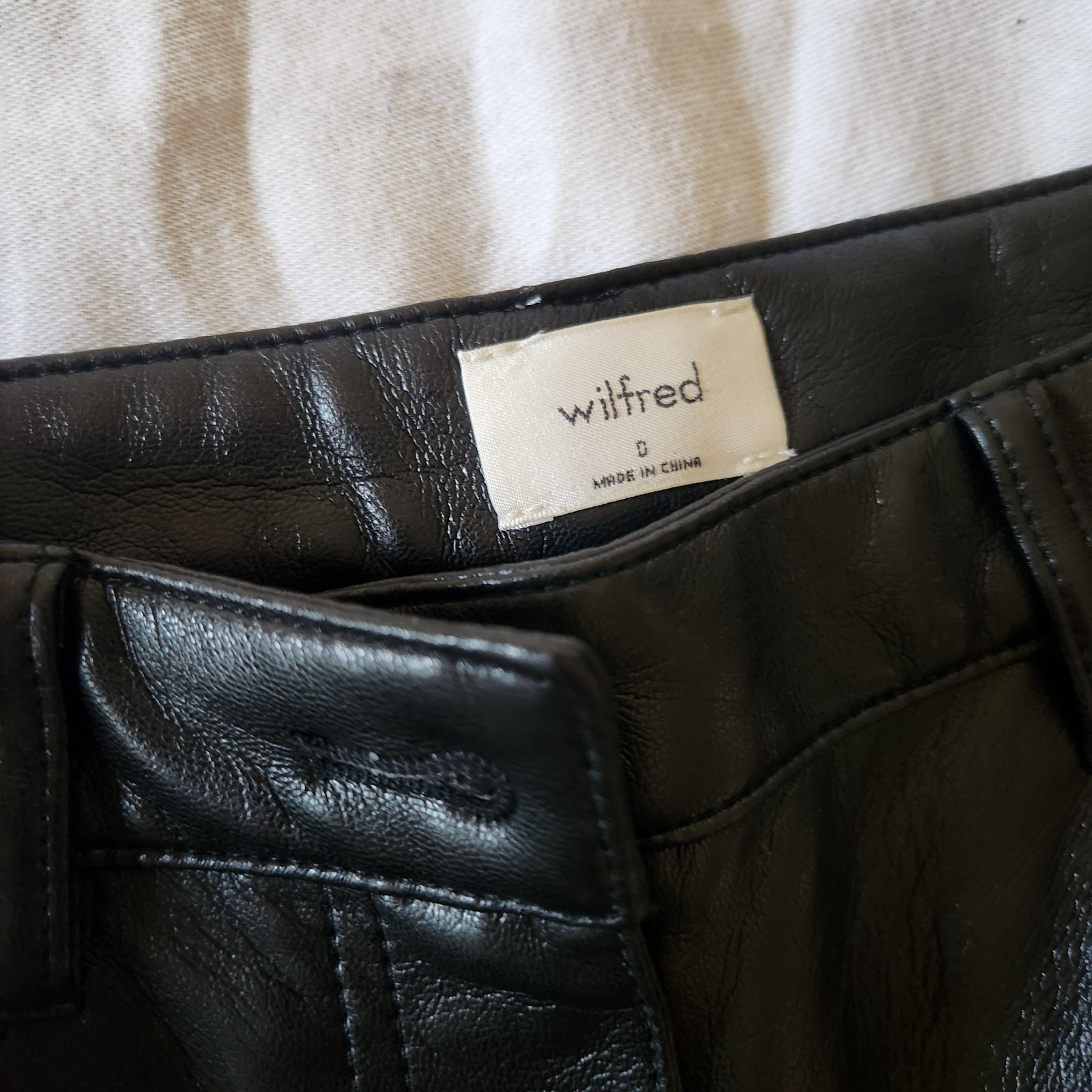 Wilfred Aritzia Faux Leather Pants Black High Rise Straight Leg Women’s 0
