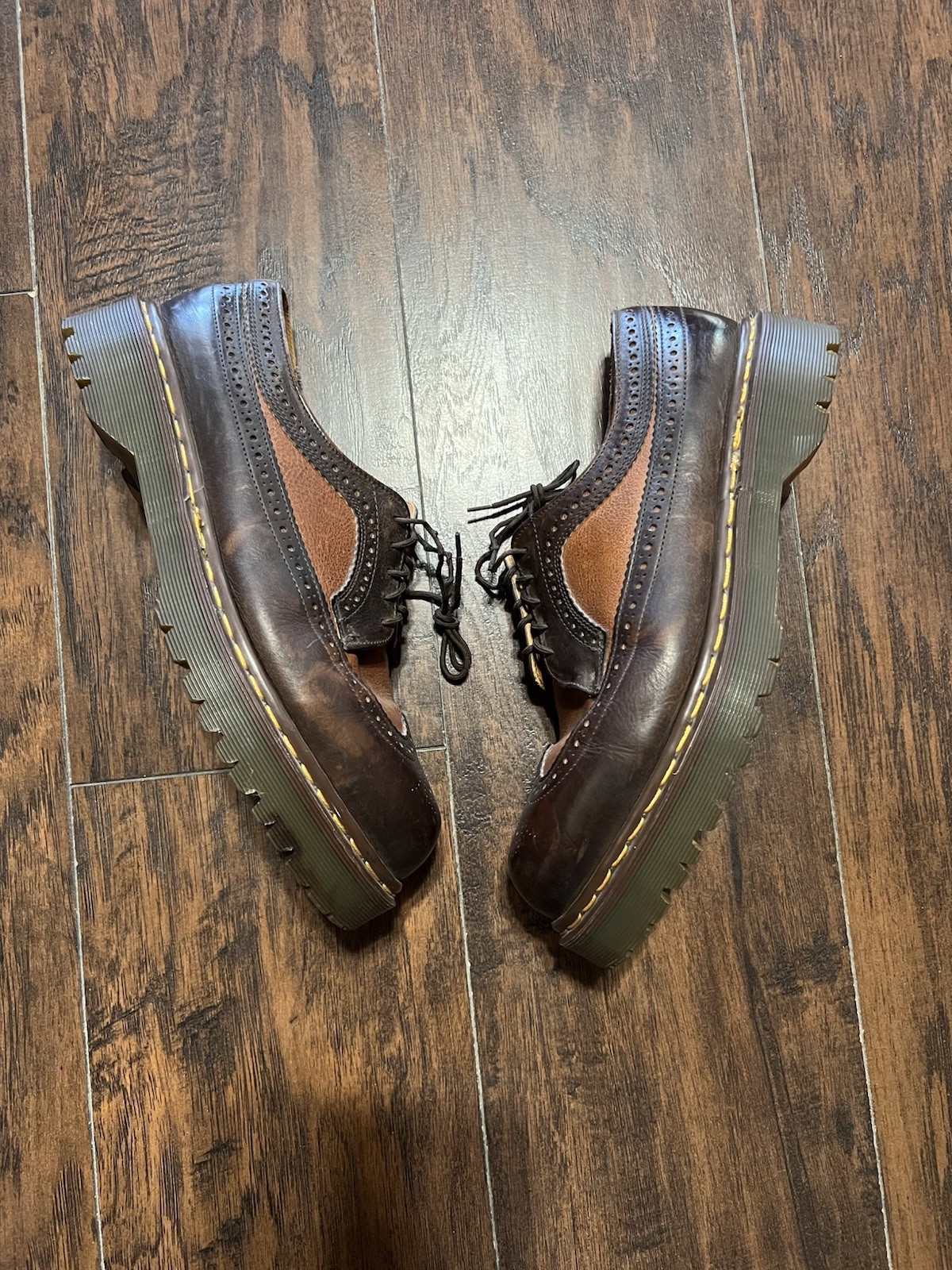 Vintage Dr. Martens 3989 Wingtip Brogue Shoes Mens Size 10 Brown Made in England