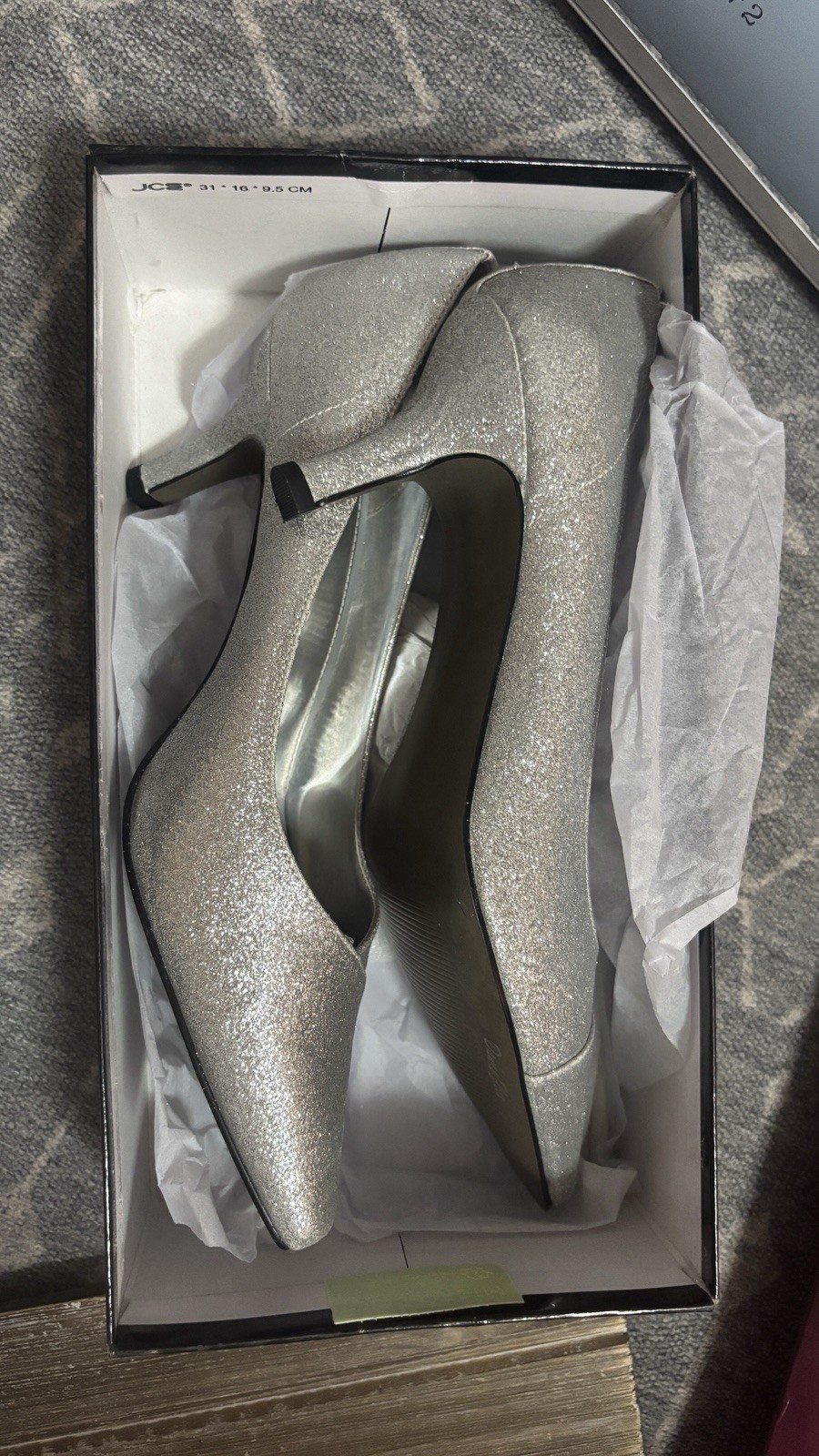 Easy Street Women’s Silver Glitter Pointed Toe Slip-On Pump Heels Size 10