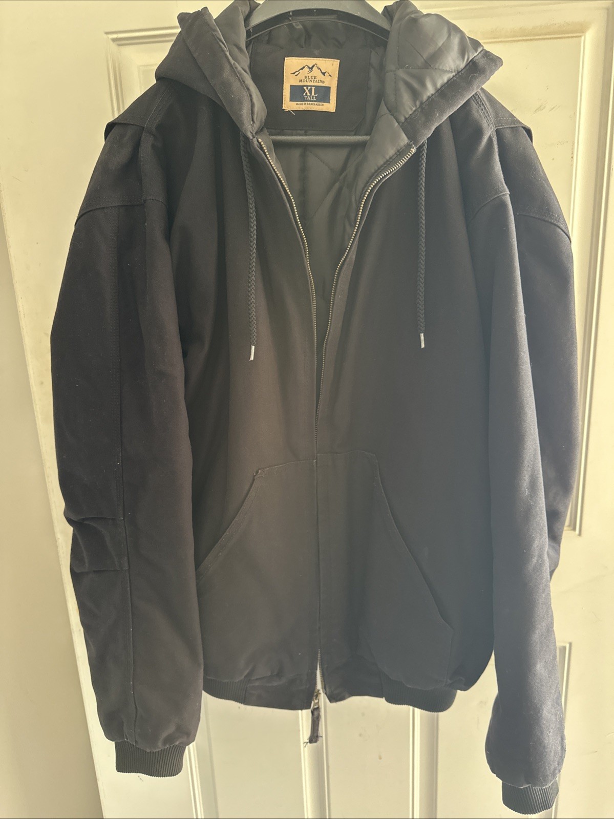 Blue Mountain Men’s XL Hooded heavy duck jacket, Black Quilted Lining