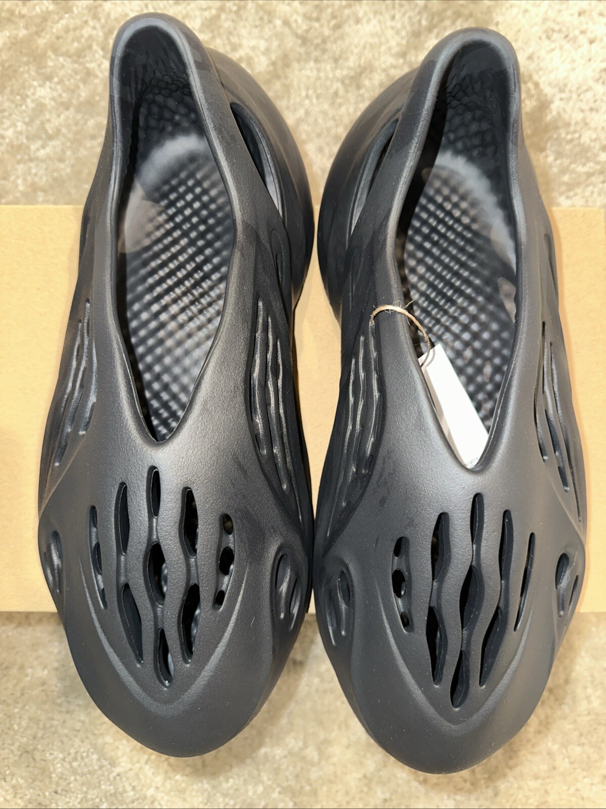 adidas Yeezy Foam RNR Onyx – Size 10
