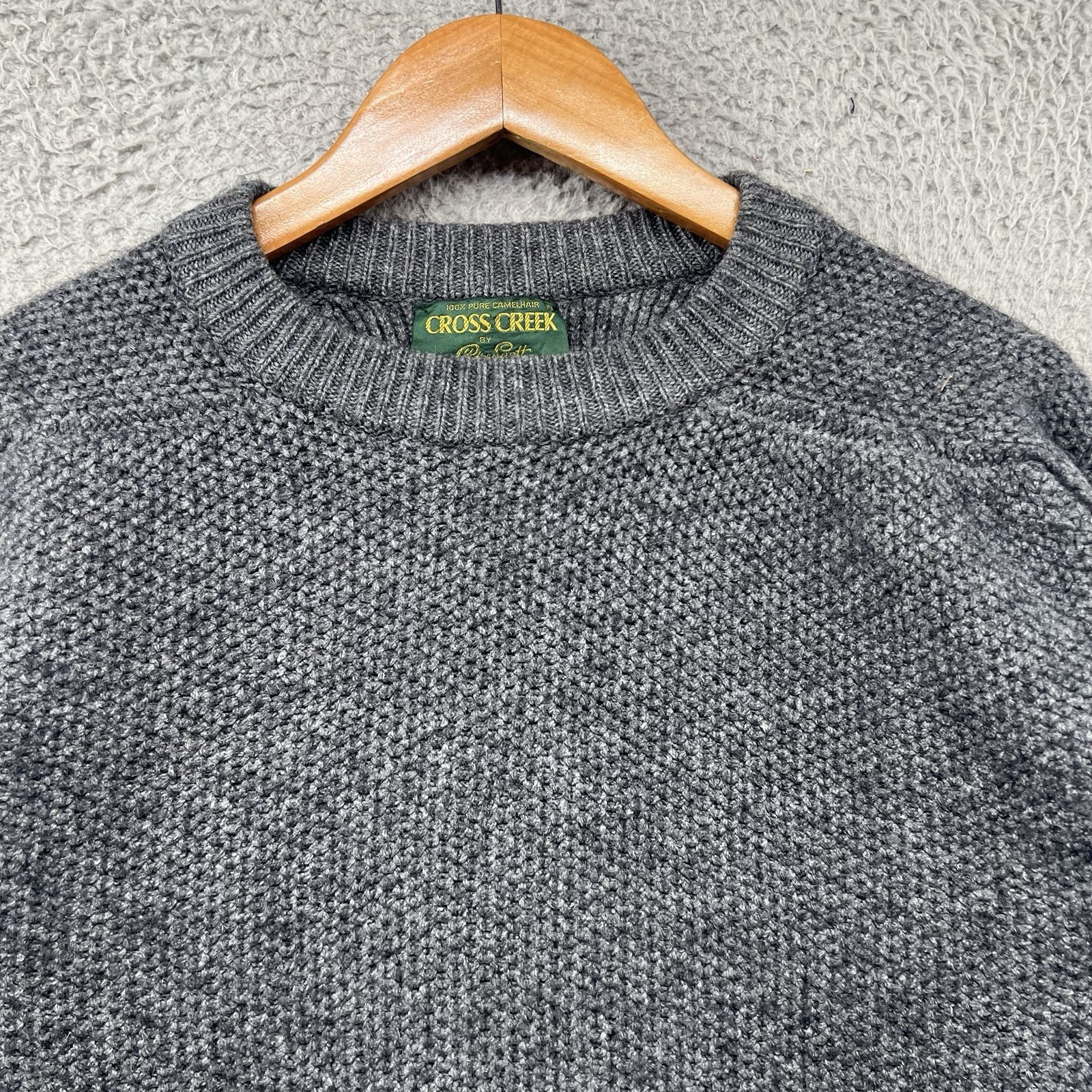 Cross Creek 100% Camel Hair Sweater Mens Medium Grey Knit Sweatshirt Wool Adult